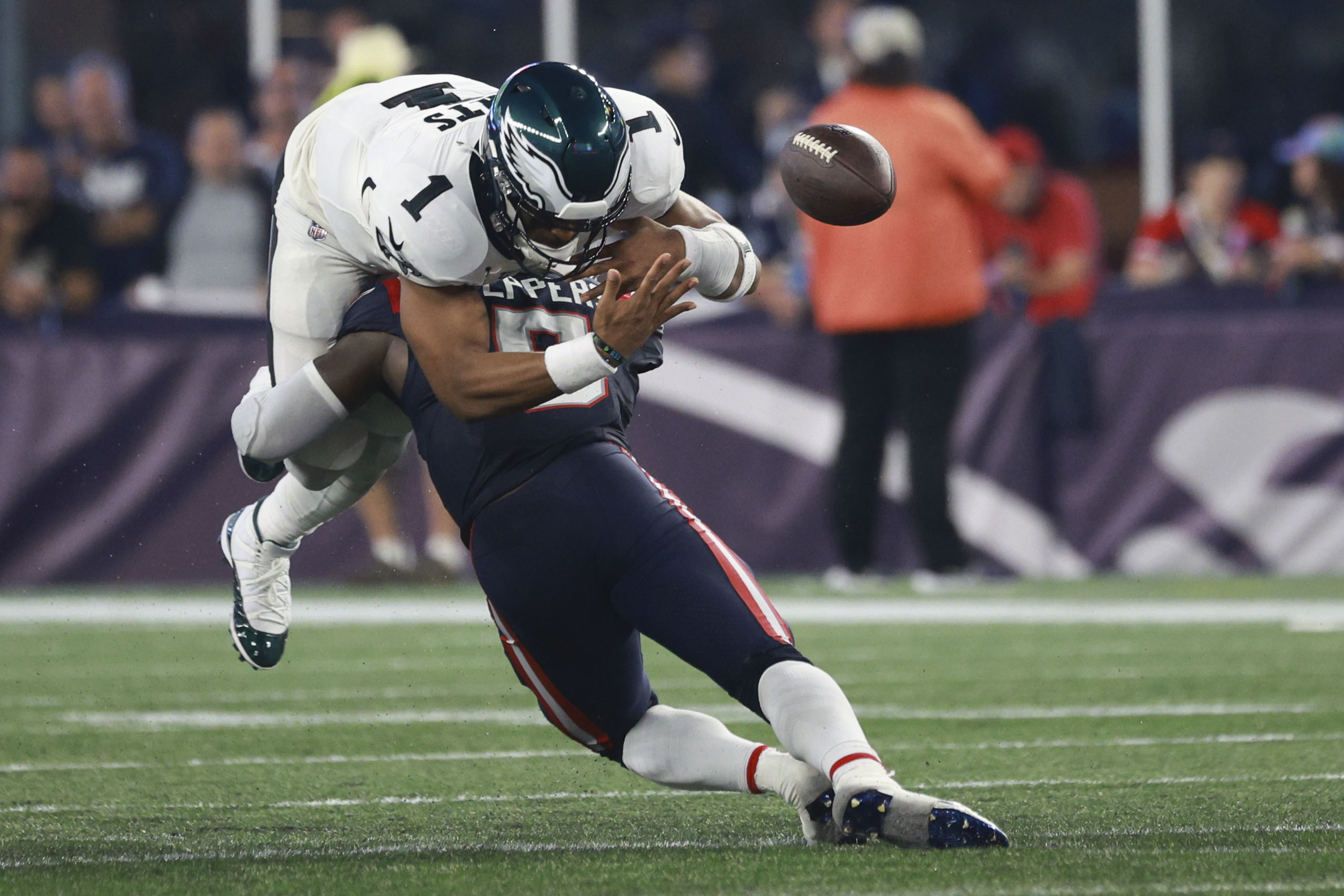 Eagles breakdown: How sloppy play, turnovers, tough calls resulted in  Philly's first loss of season – The Morning Call