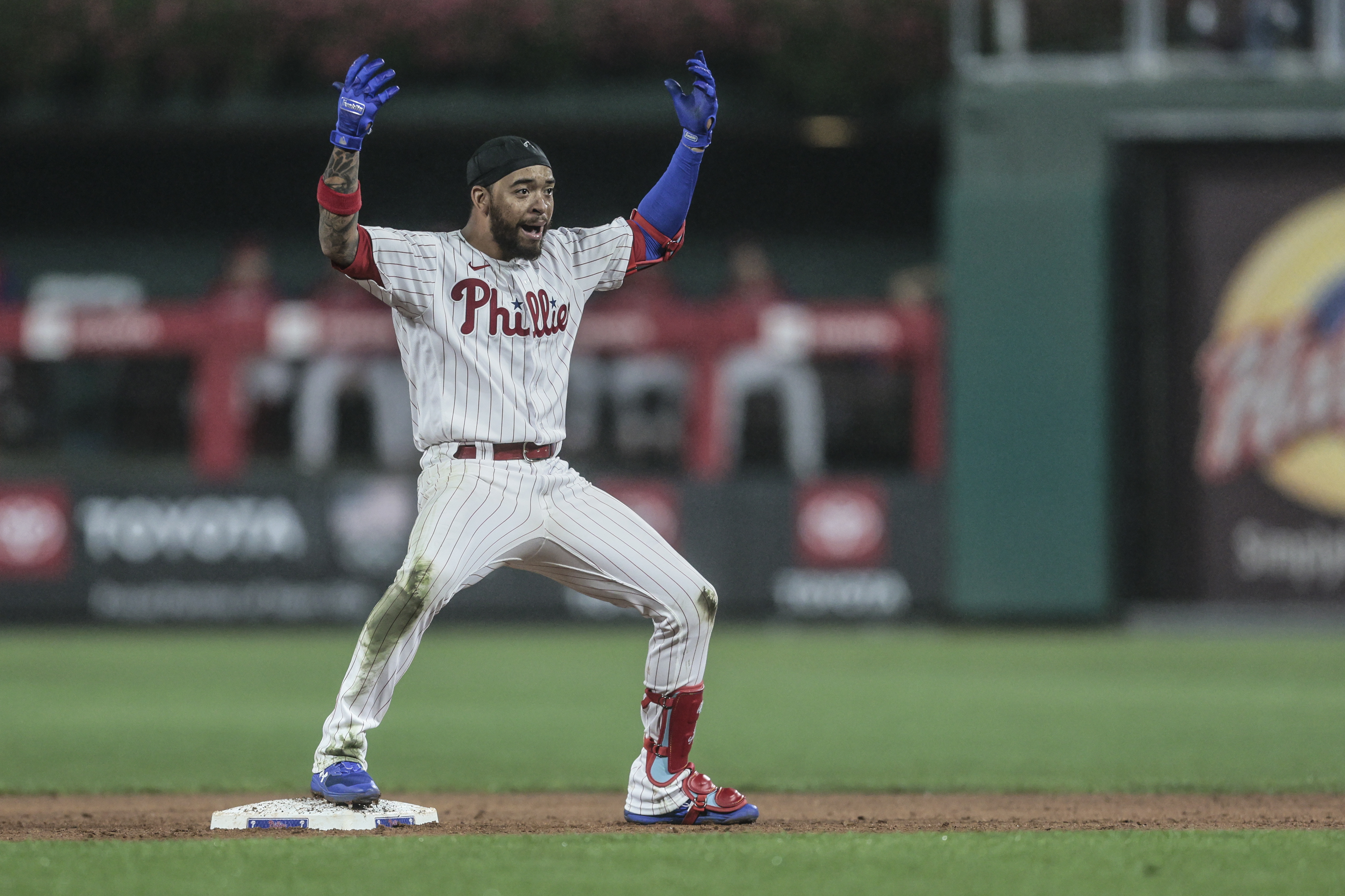 Phillies put a complete effort together in 10-3 win over Marlins