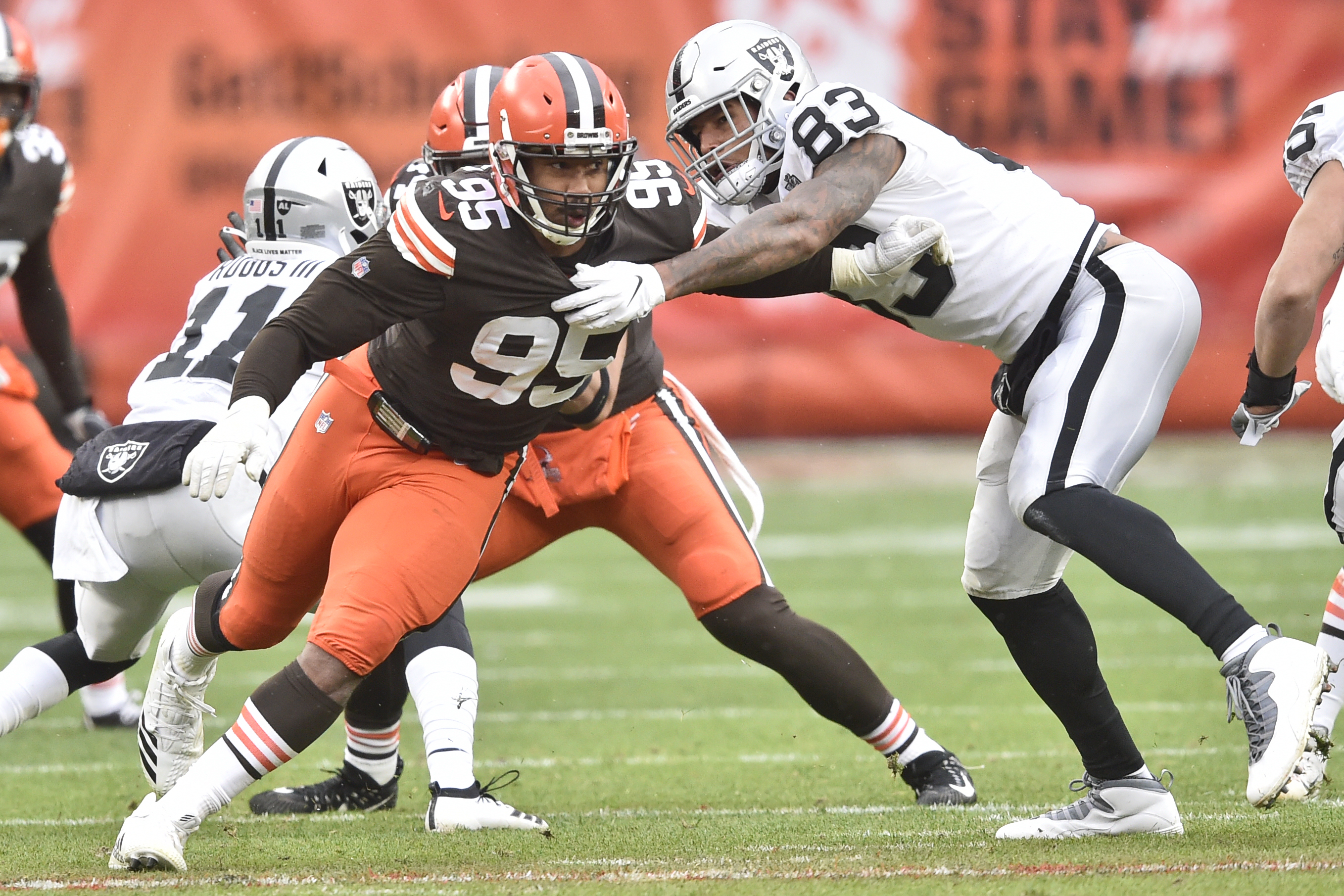 Myles Garrett leads another players-only meeting for Browns defense