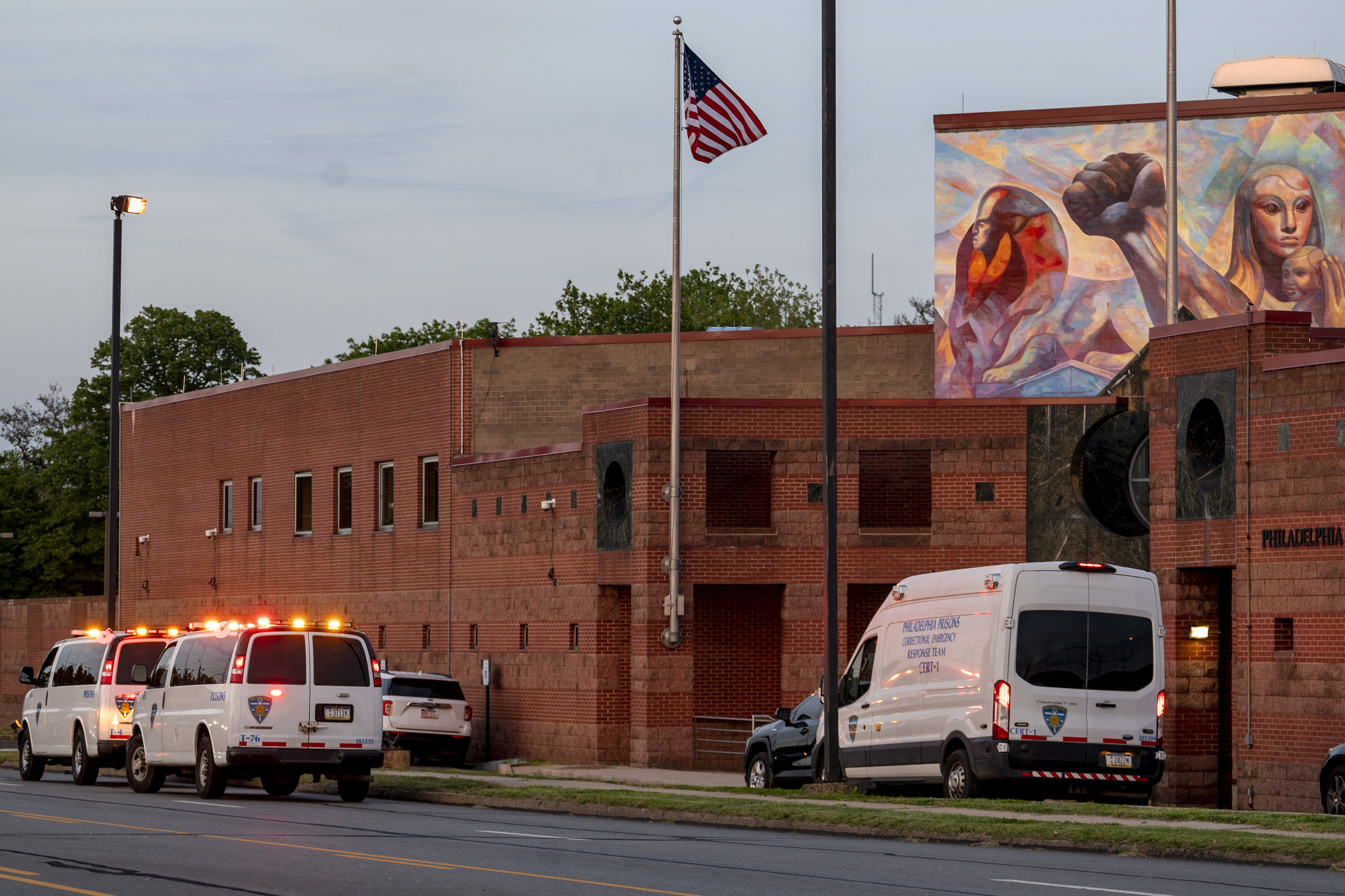 Video shows how the Philly jail escape happened