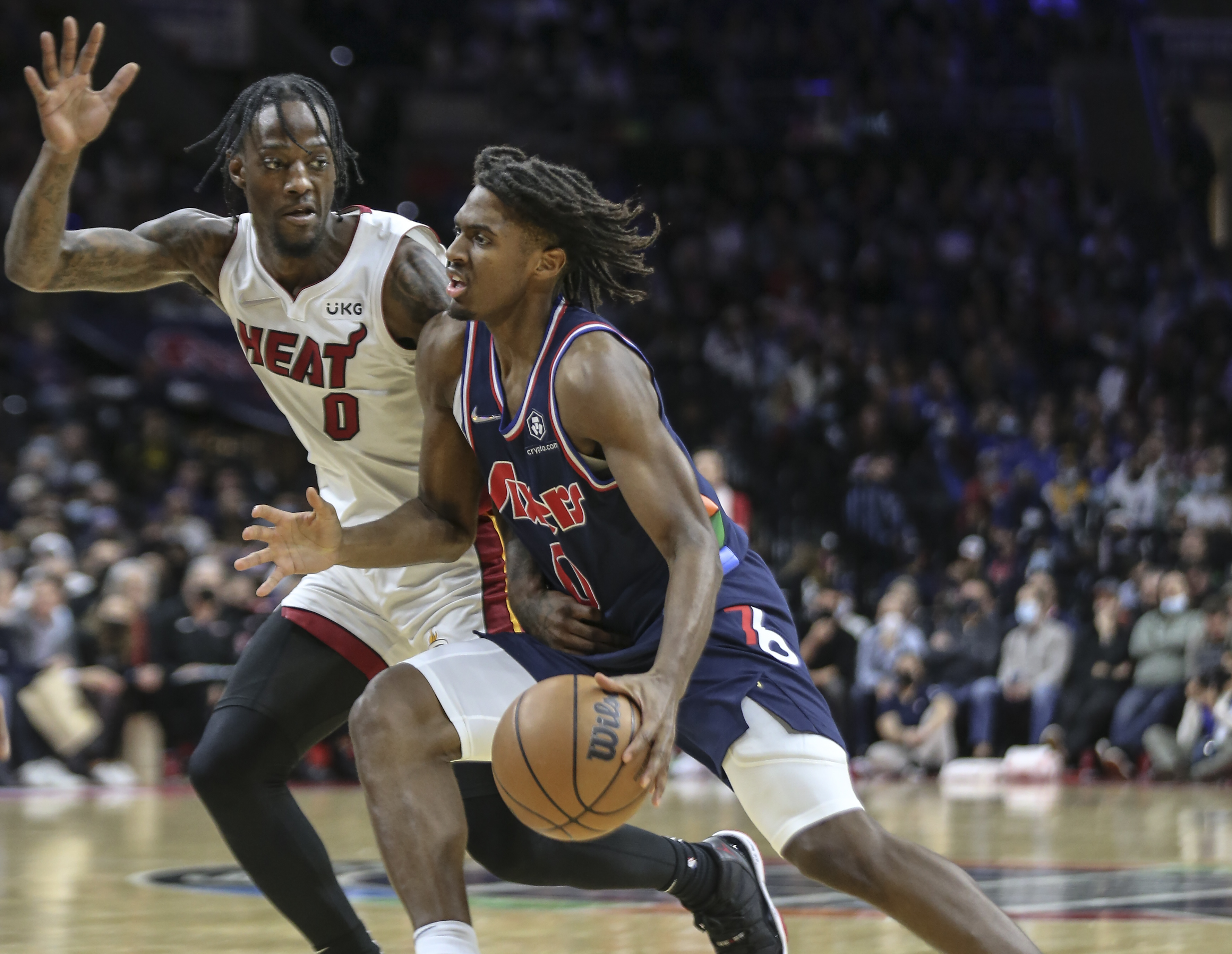 Heat douse 76ers' win streak in runaway victory