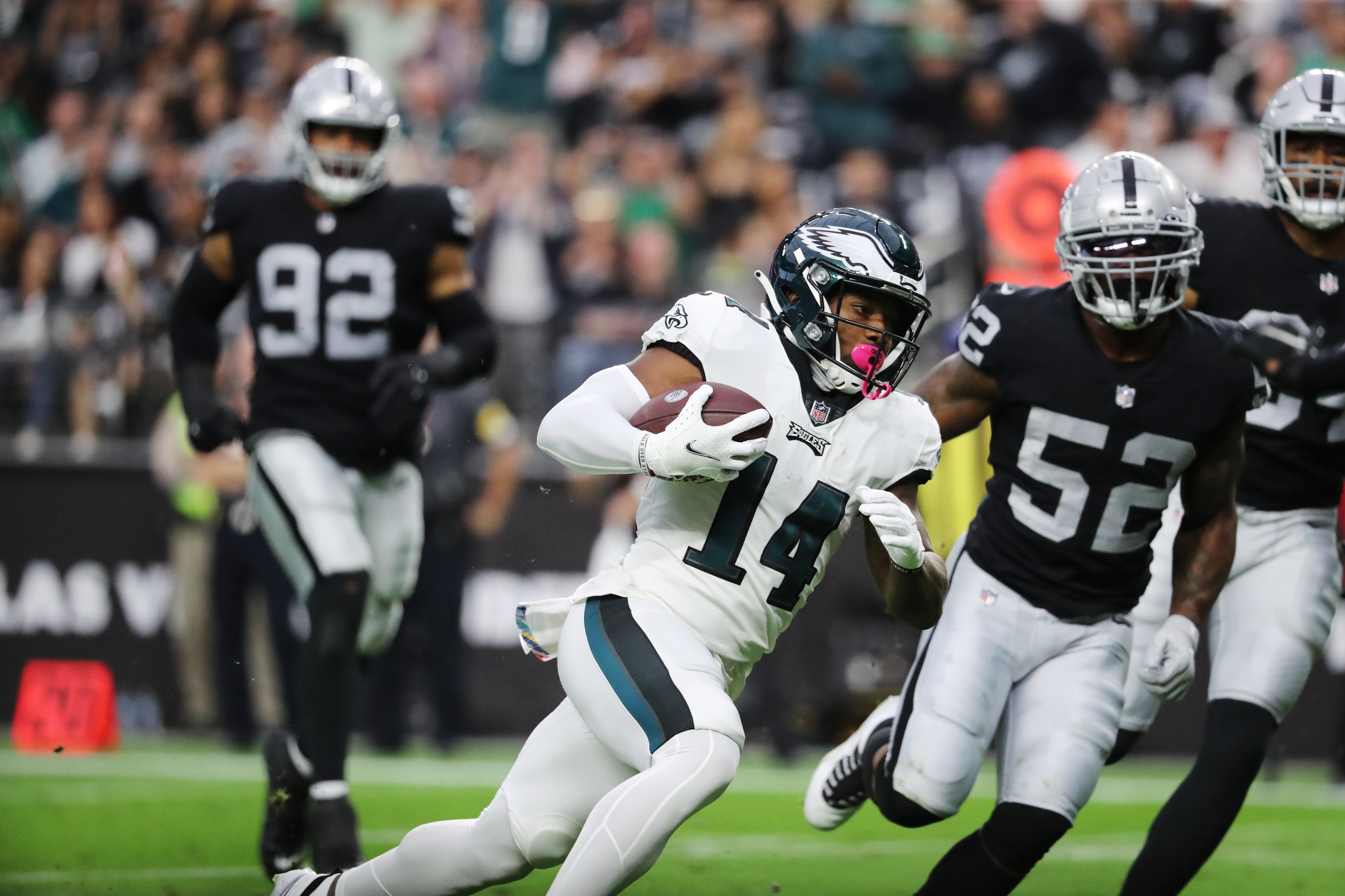 WATCH: Raiders-Eagles game ends on a wild lateral that turns into a  defensive score 