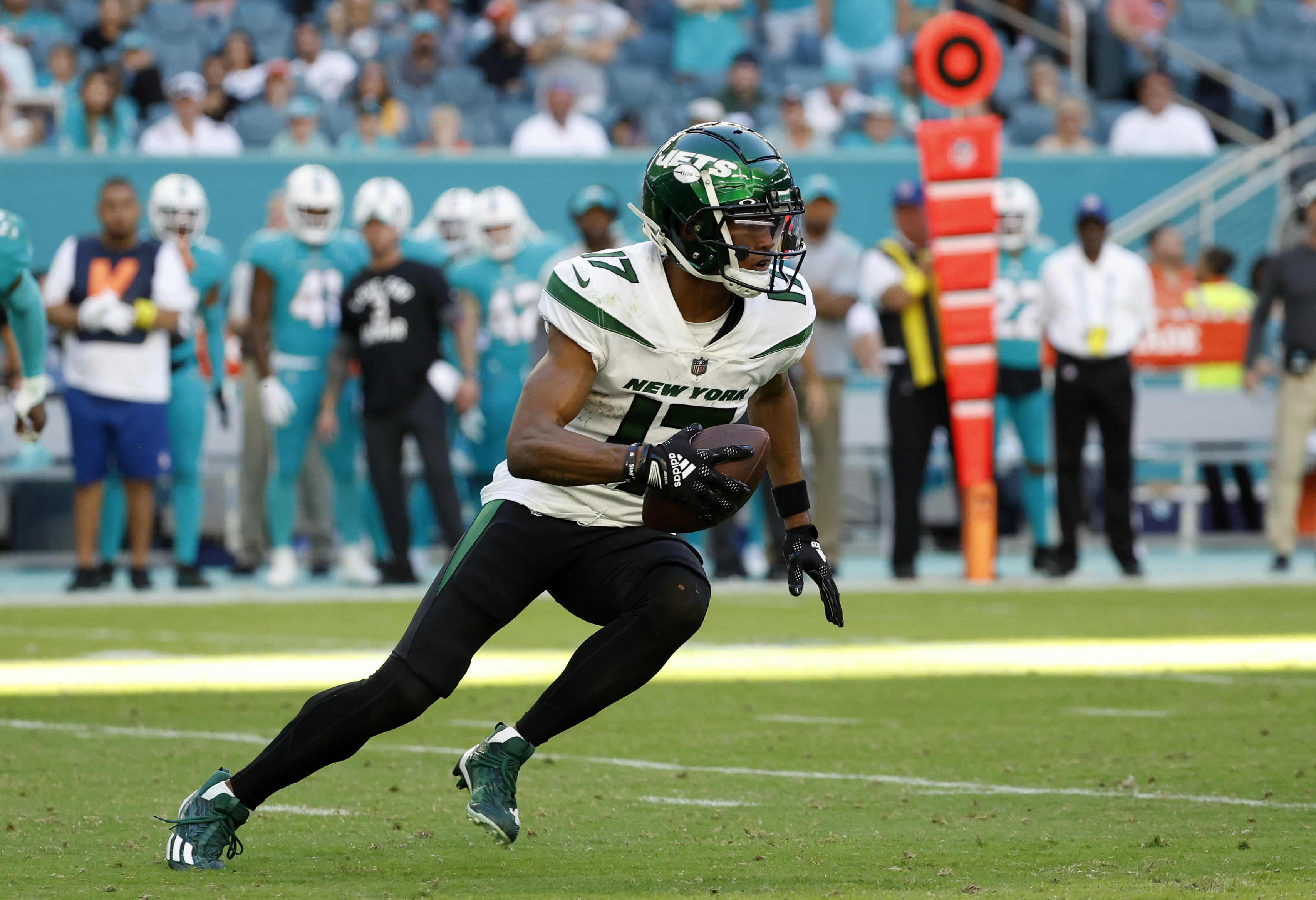 New York Jets Miami Dolphins Picks, Predictions NFL Week 15