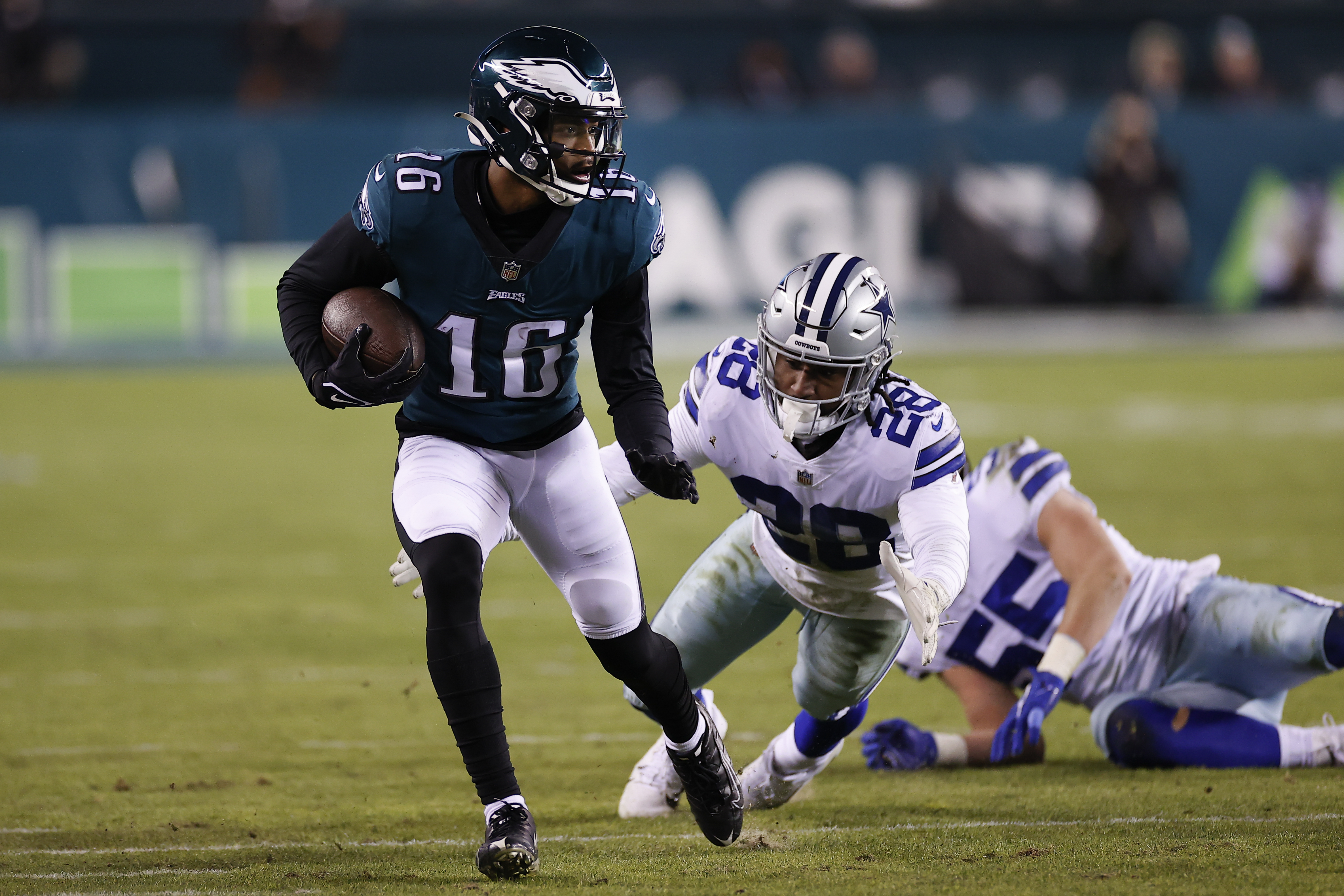 Eagles analysis: DeVonta Smith showed again, in win over the Broncos, why  he's going to be so special – The Morning Call