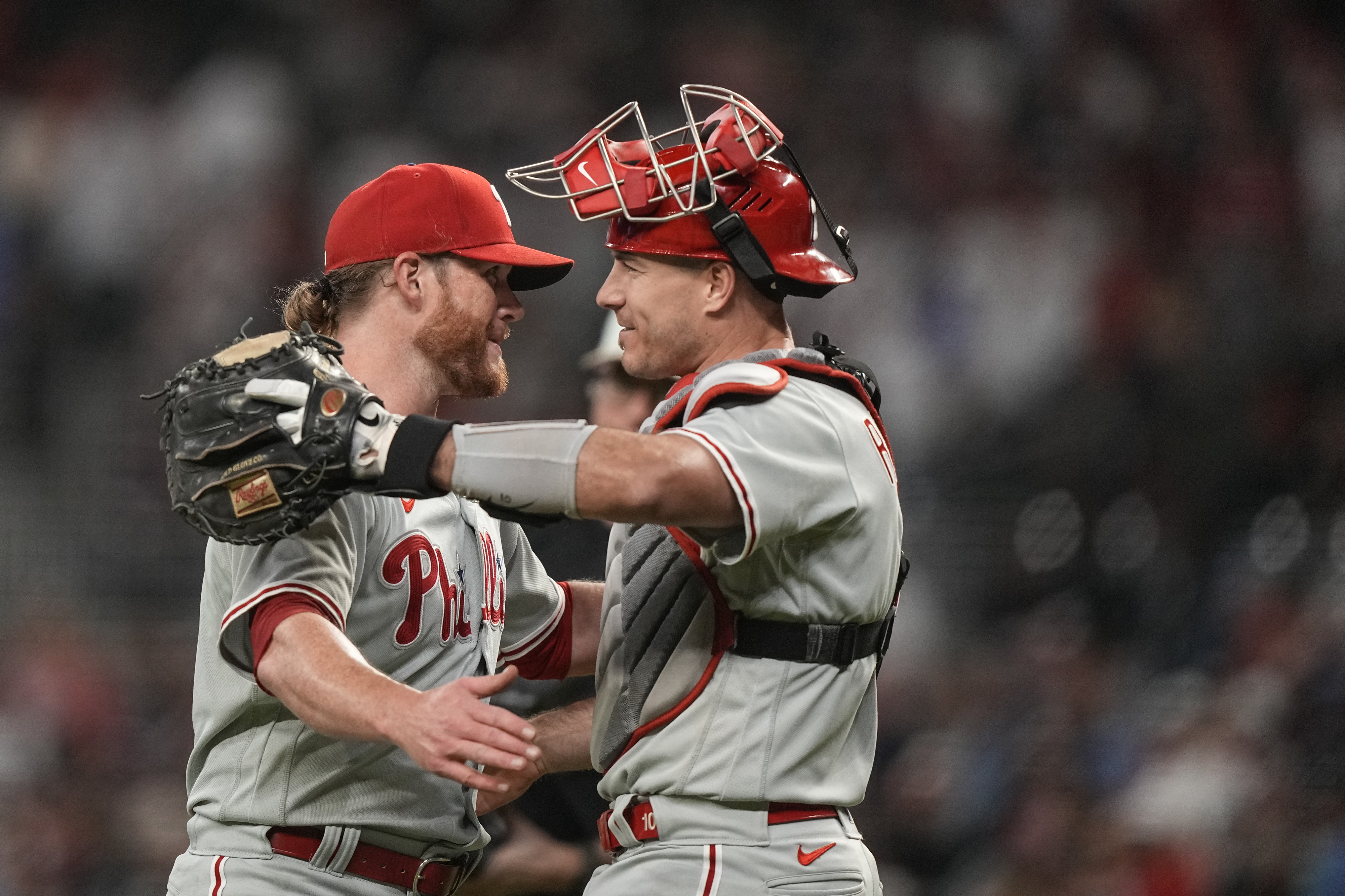 Kimbrel 8th pitcher in MLB history to earn 400 saves, Phillies beat Braves  6-4