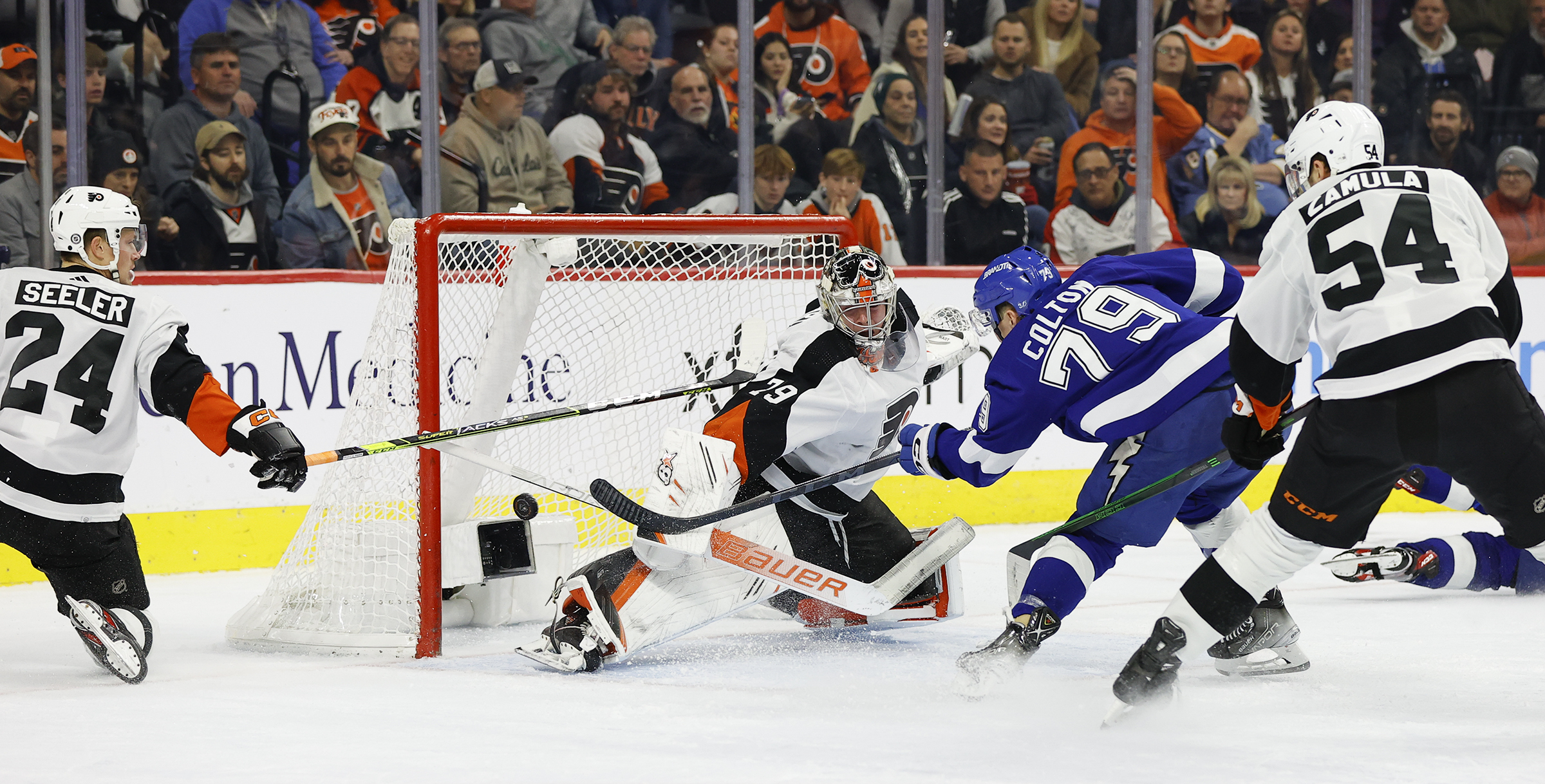 Stamkos Joins 1,000-Point Club as Flyers Fall to Lightning