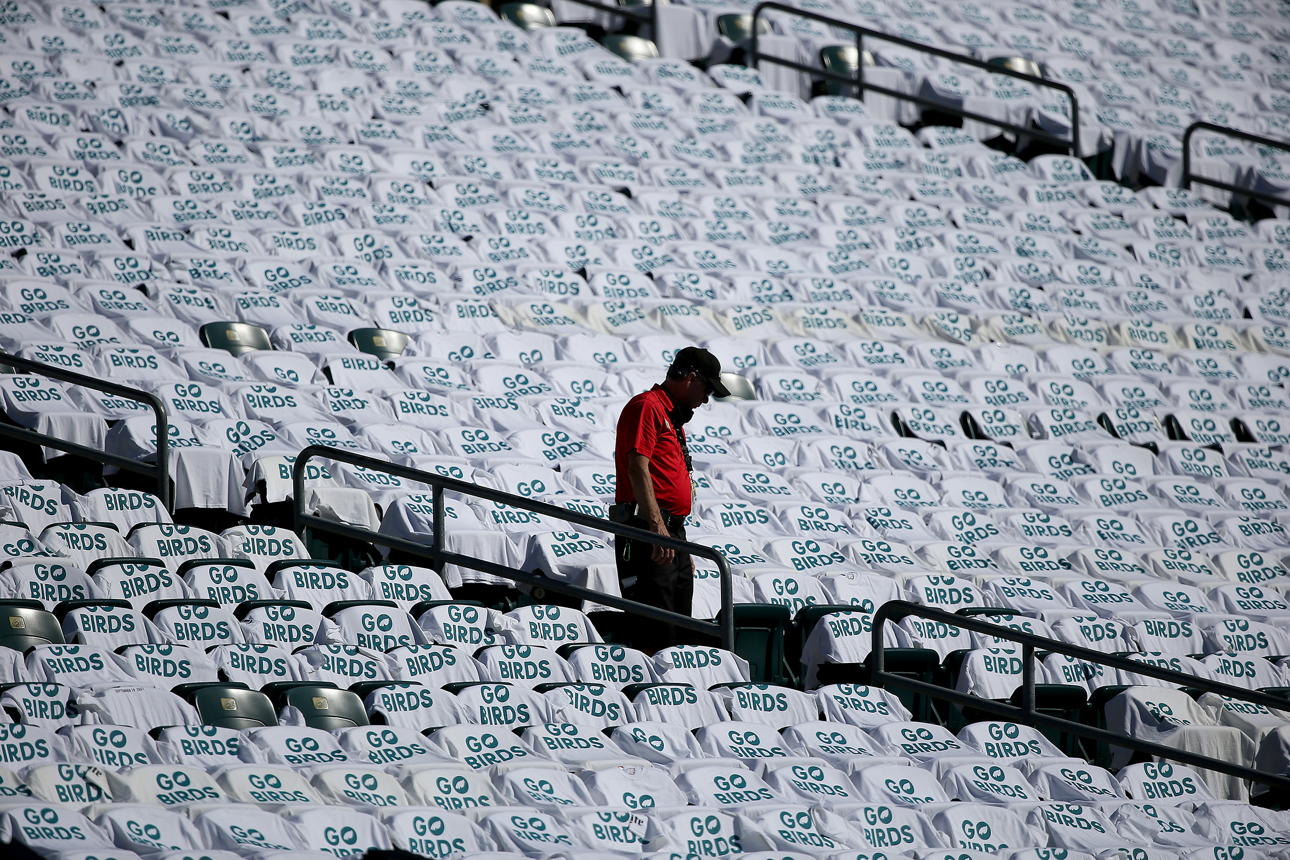 Ticket Vendors Offer Eagles Fans Stark Warning About Scam Artists - CBS  Philadelphia