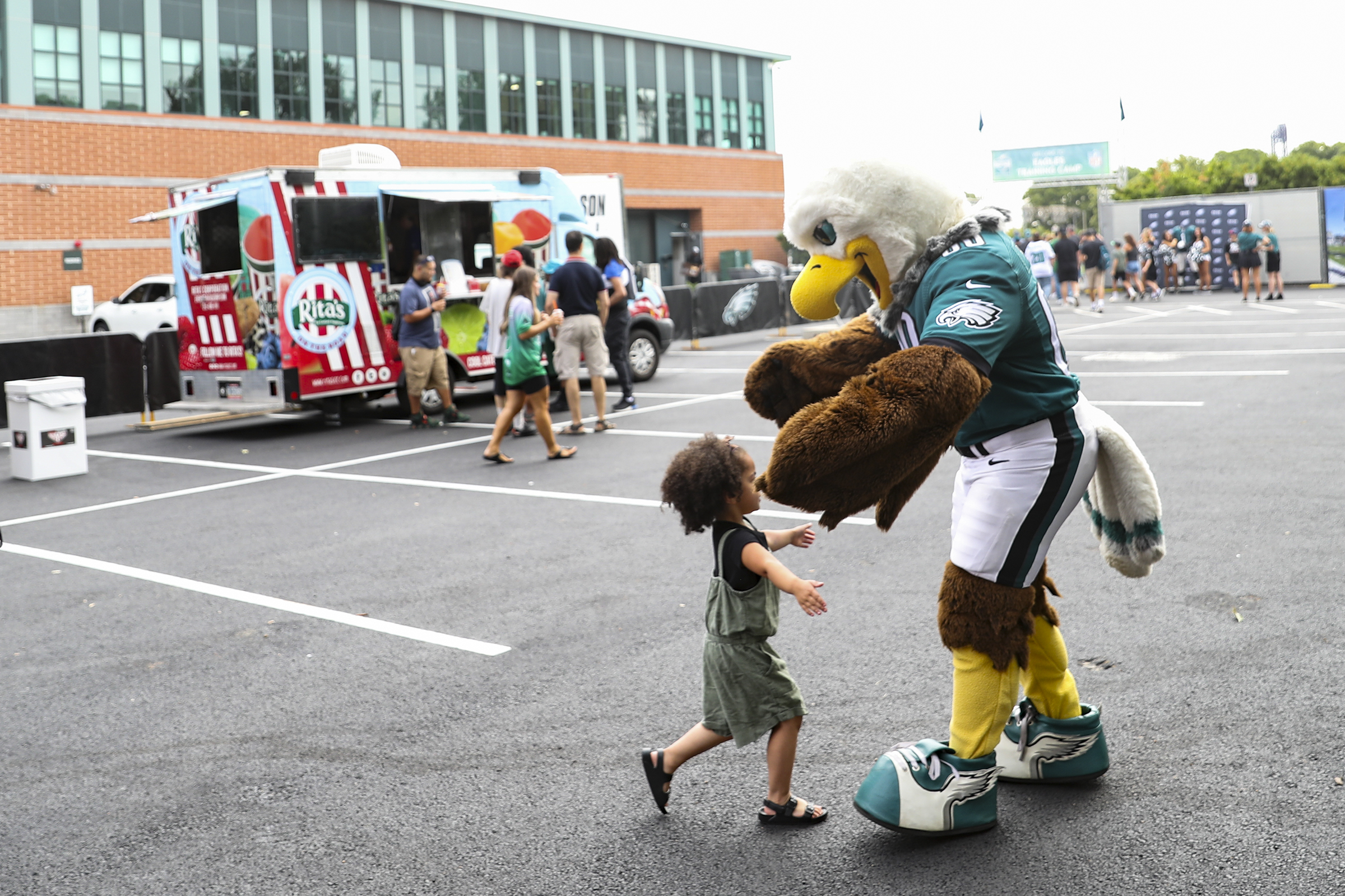 Eagles Training Camp Battle: Jalen Reagor v. Zach Pascal