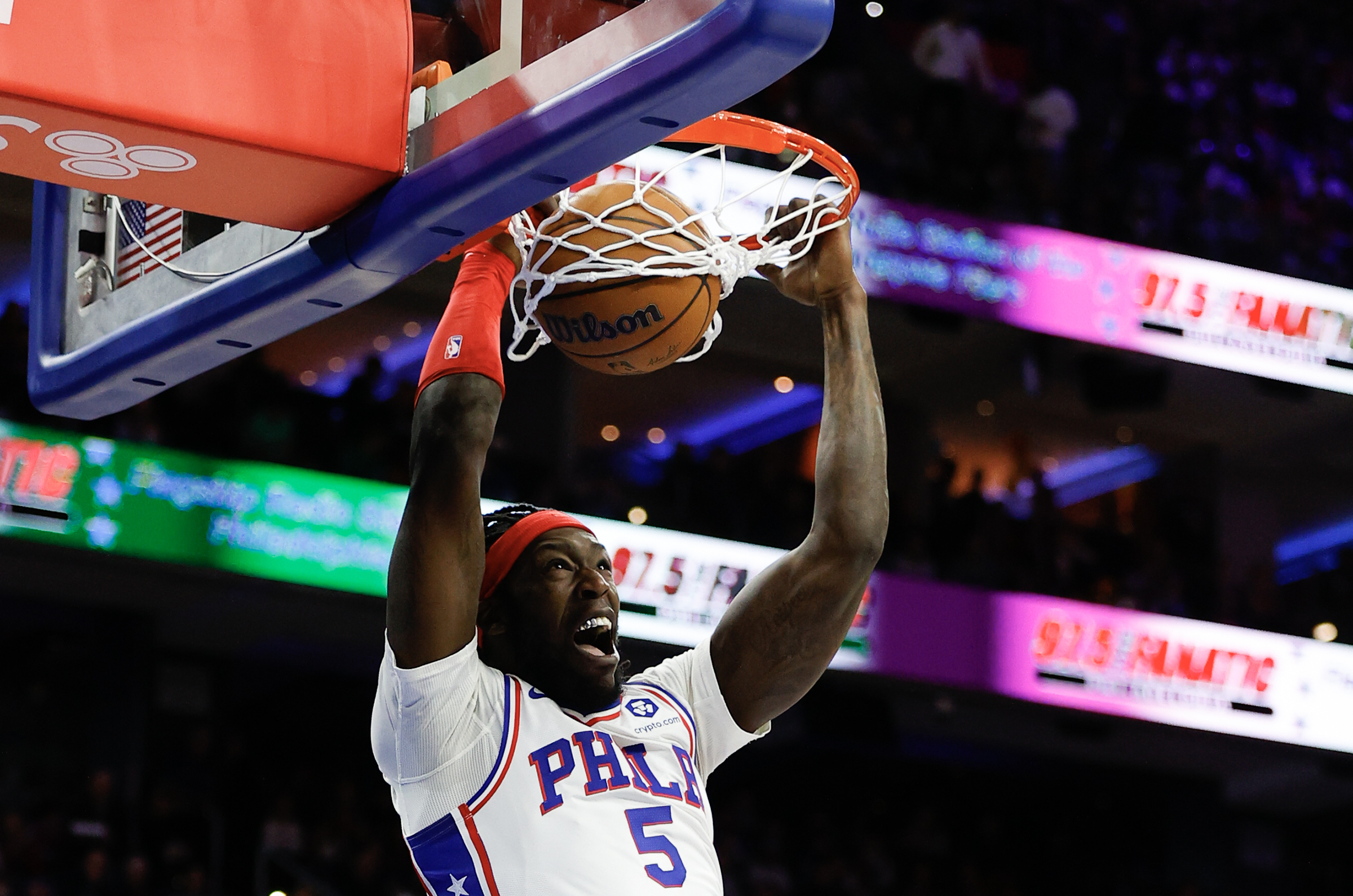 Phillies largely quiet at the trade deadline; Montrezl Harrell has torn  ACL, meniscus