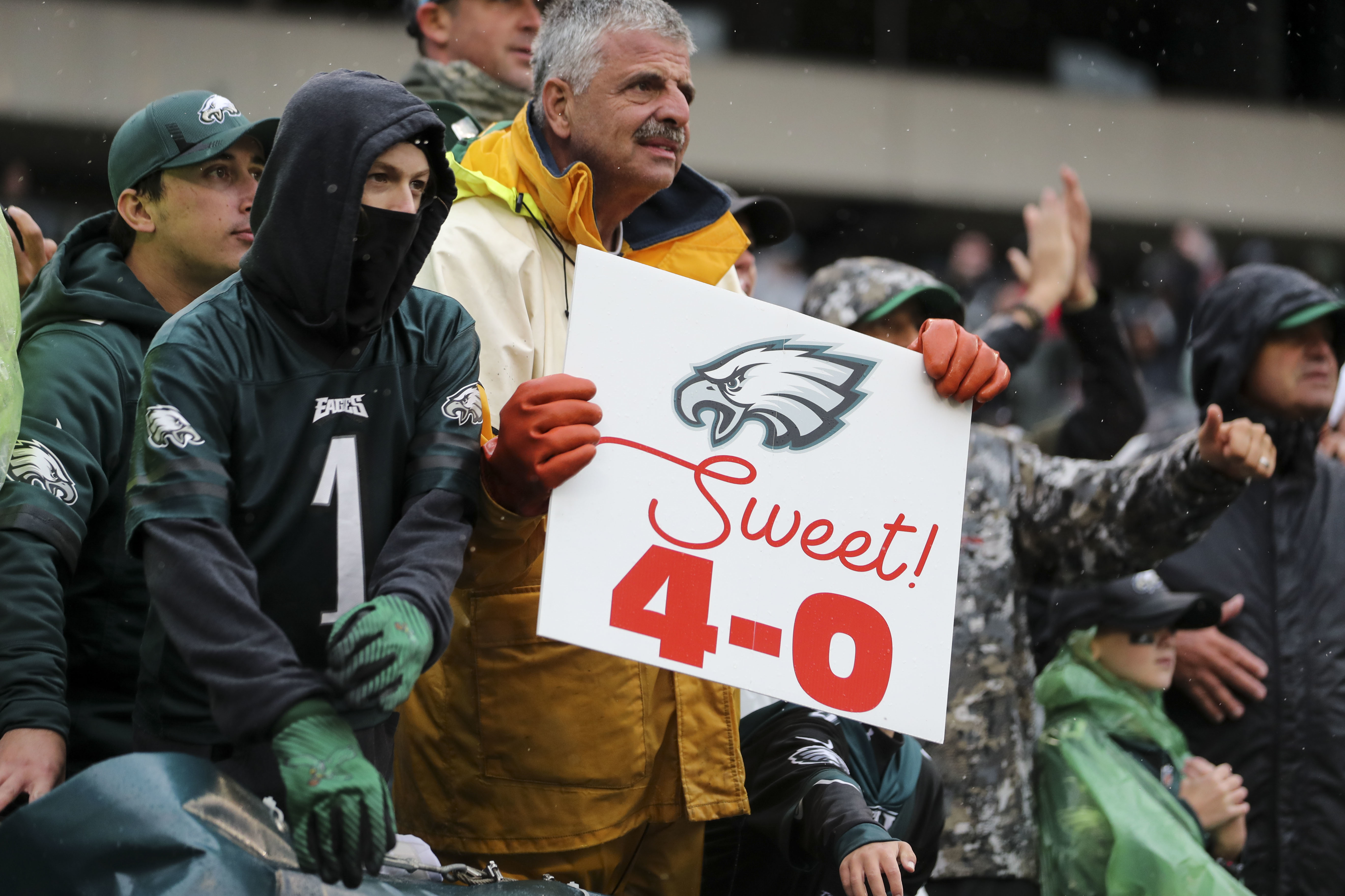 JPAFootball on X: #Eagles Hasson Reddick loves the attitude of Philly fans  towards opposing fans (@PHLEaglesNation)! “You come in our stadium wearing  a different color, you gonna have a problem and rightfully