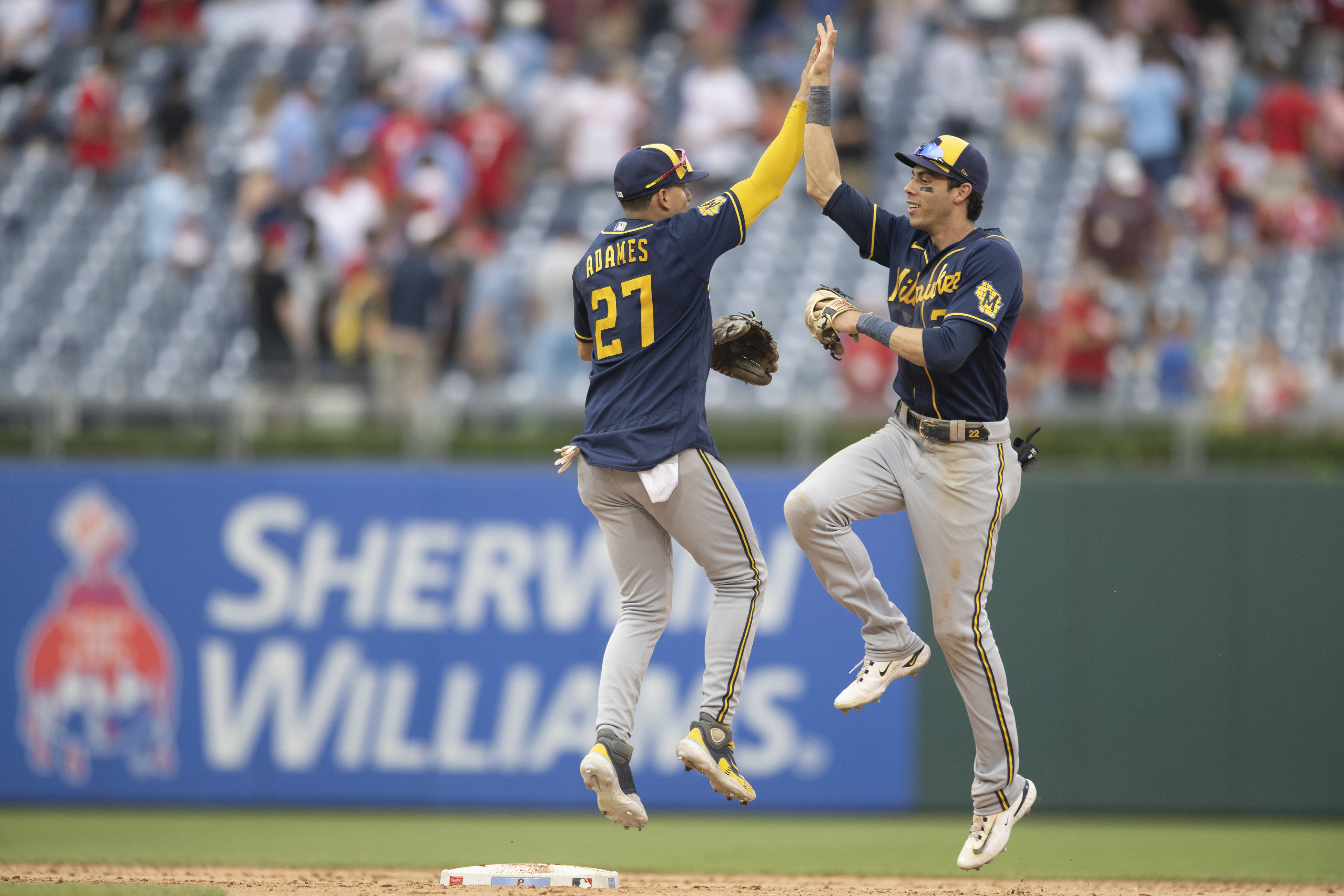 Corbin Burnes & Christian Yelich stay hot as Brewers blank Phillies, 4-0