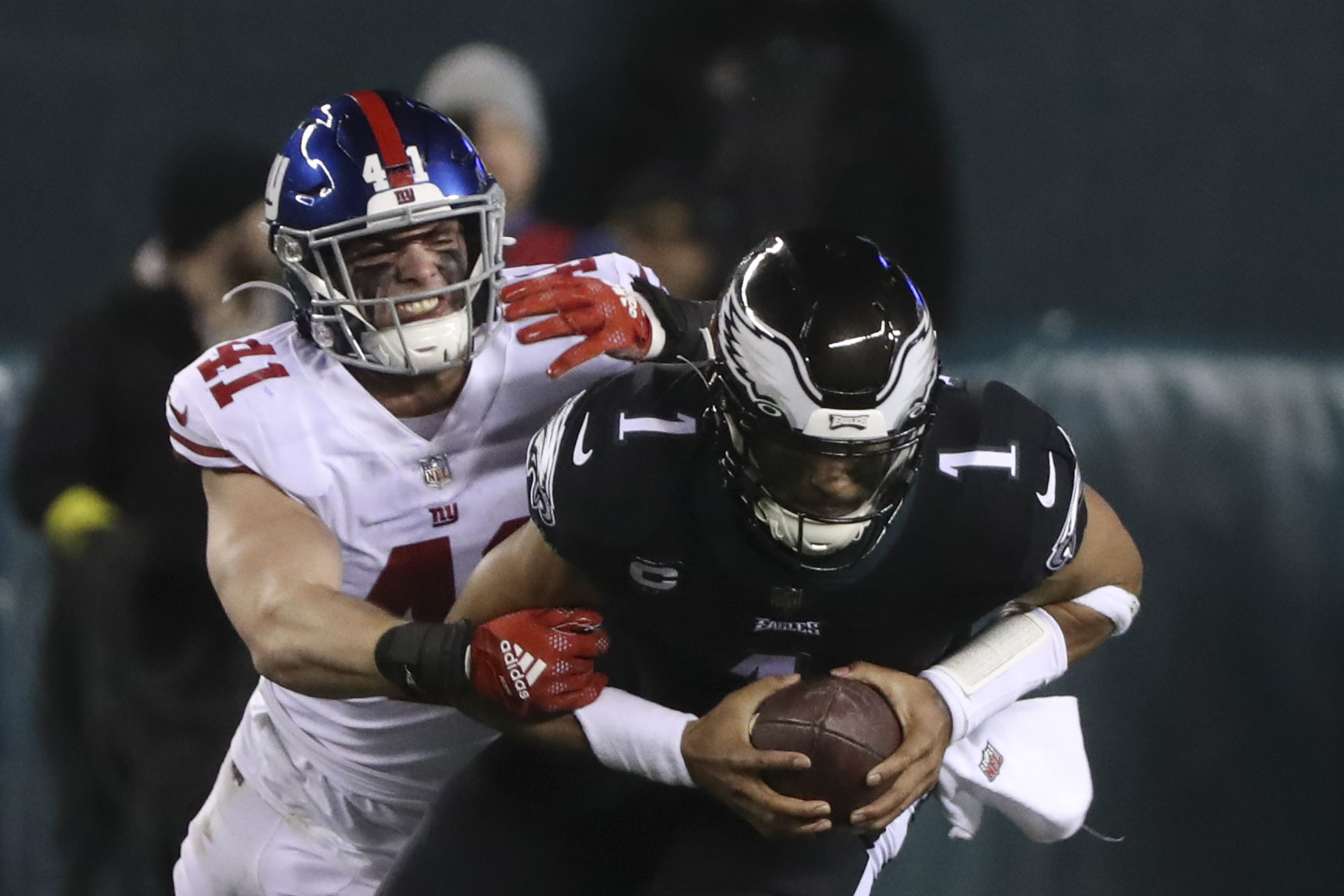 Eagles Clinch a Playoff Spot but Turn the Giants' Outlook Gloomier - The  New York Times