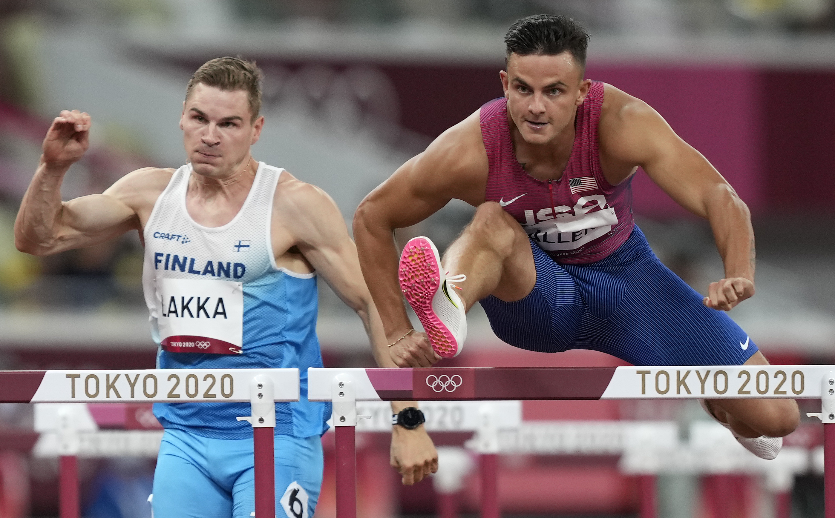 Eagles WR Devon Allen nearly sets world record in track event