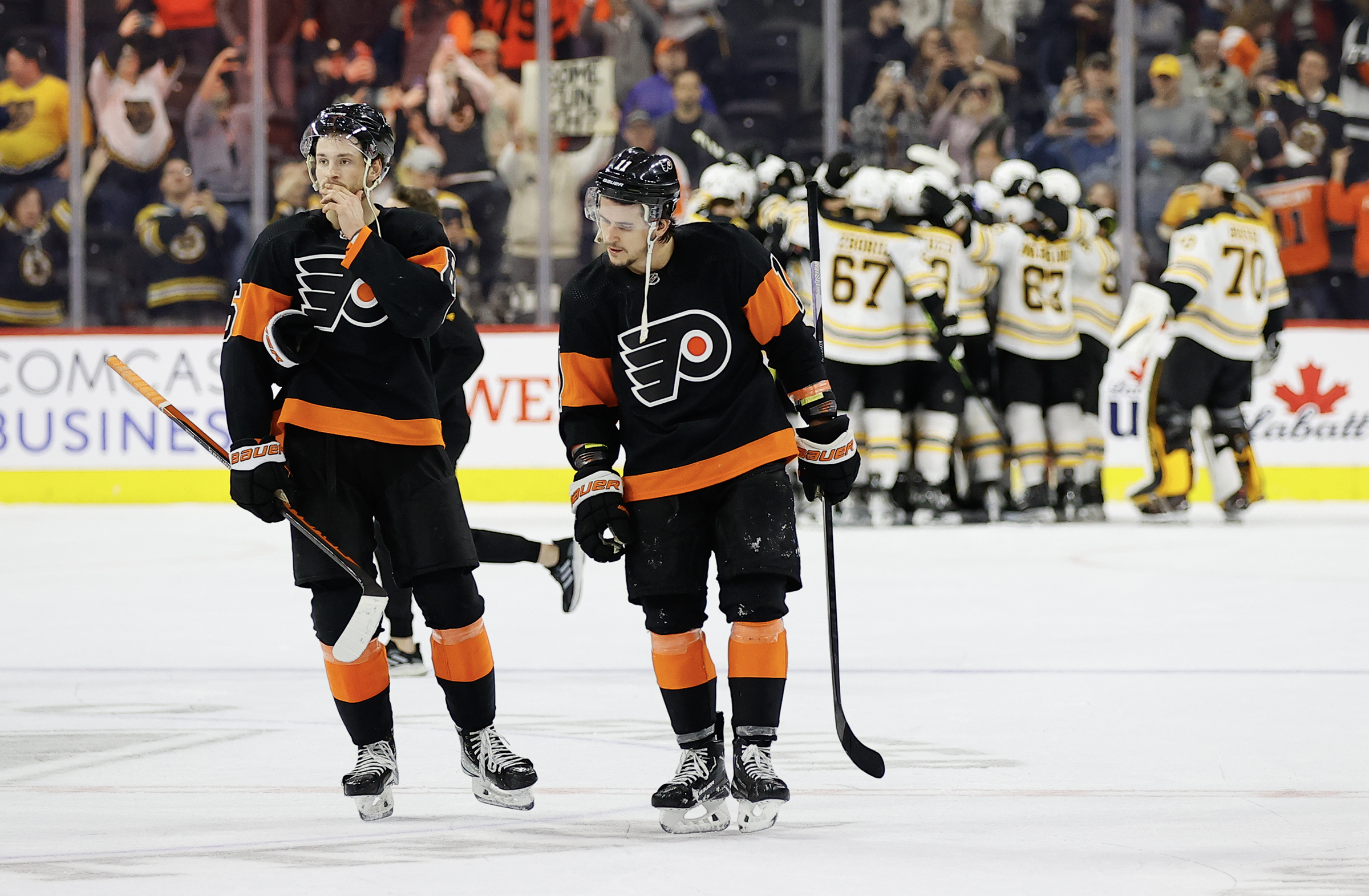 Pastrnak Hat Trick Lifts Bruins to Record-Setting Win Over Flyers