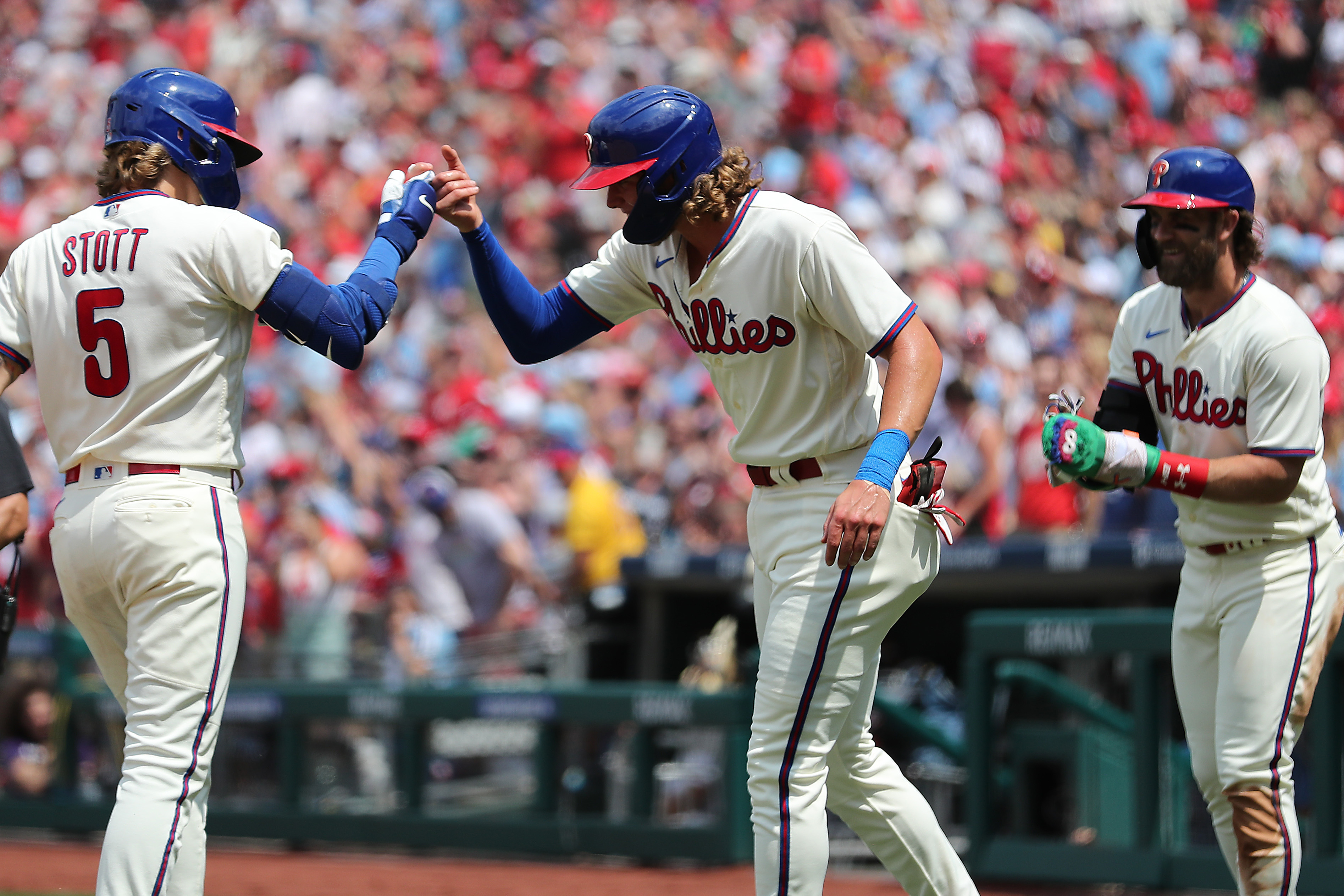 Kyle Schwarber, Nick Castellanos come up big for Phillies in 8-4