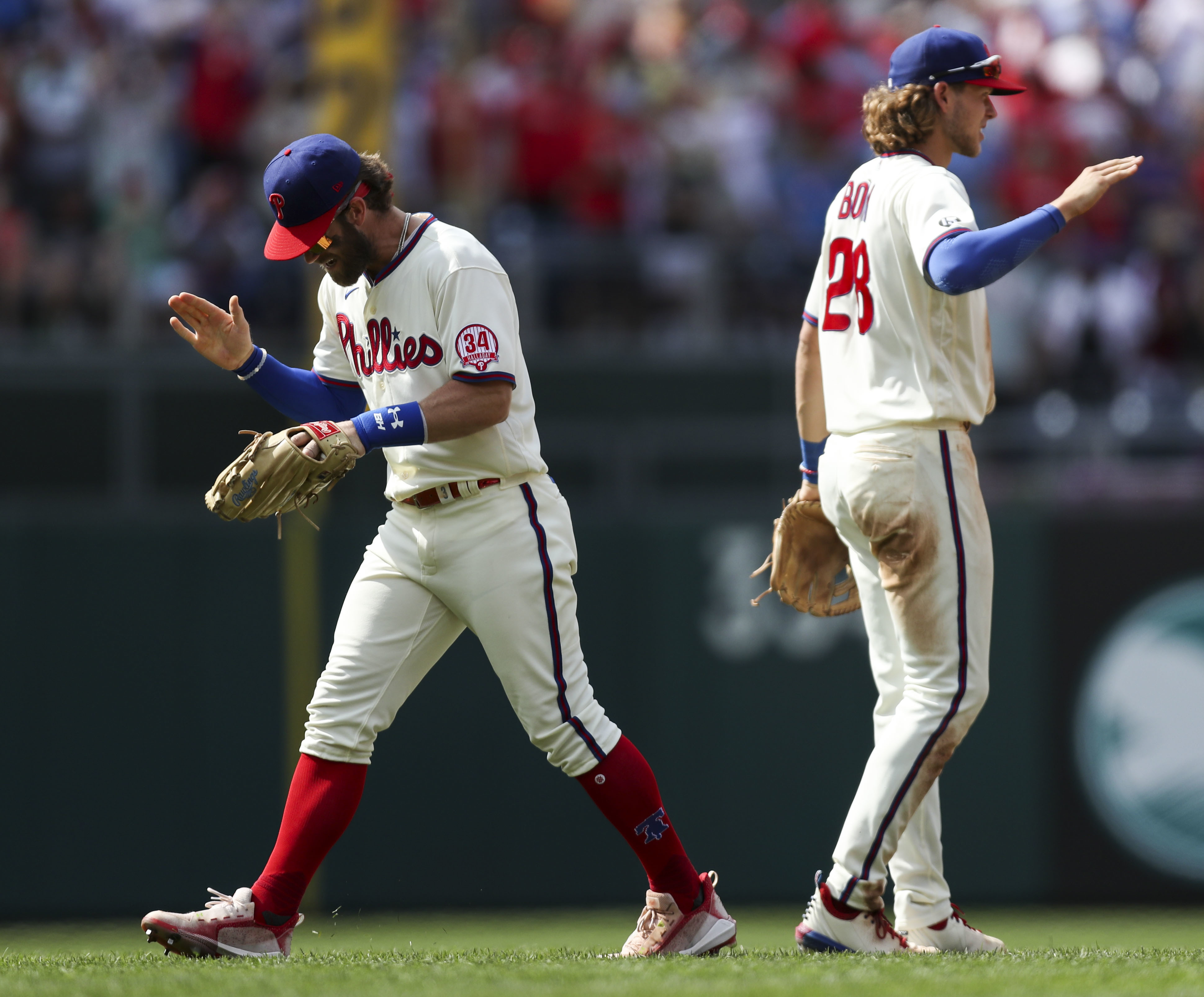 STEVE CARLTON UNVEILS ROY HALLADAY'S 34 ON PHILS WALL OF FAME