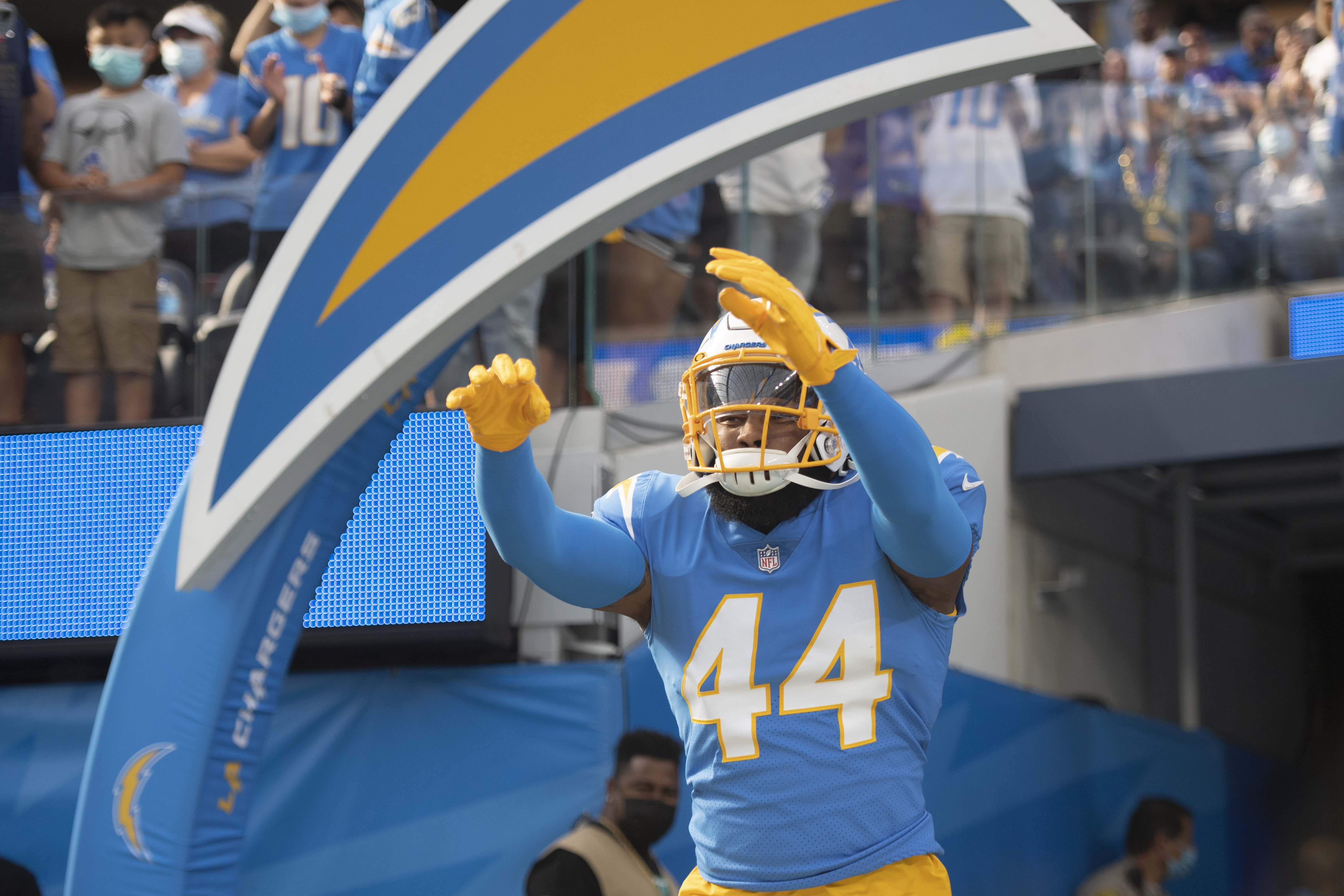 Eagles' signing of ex-Charger Kyzir White fits a pattern – Delco Times