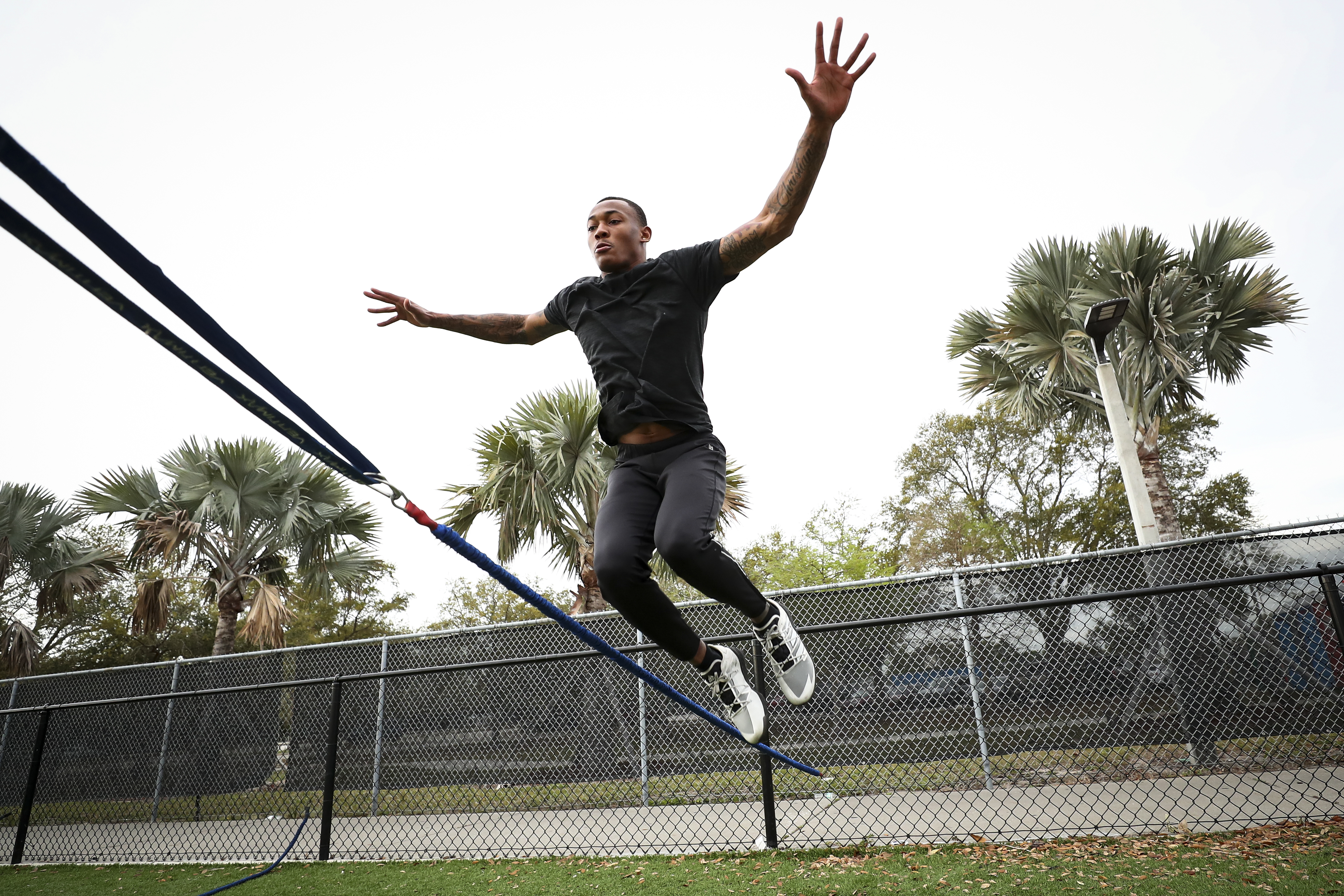 Inside Eagles receiver DeVonta Smith's 5 a.m. workouts