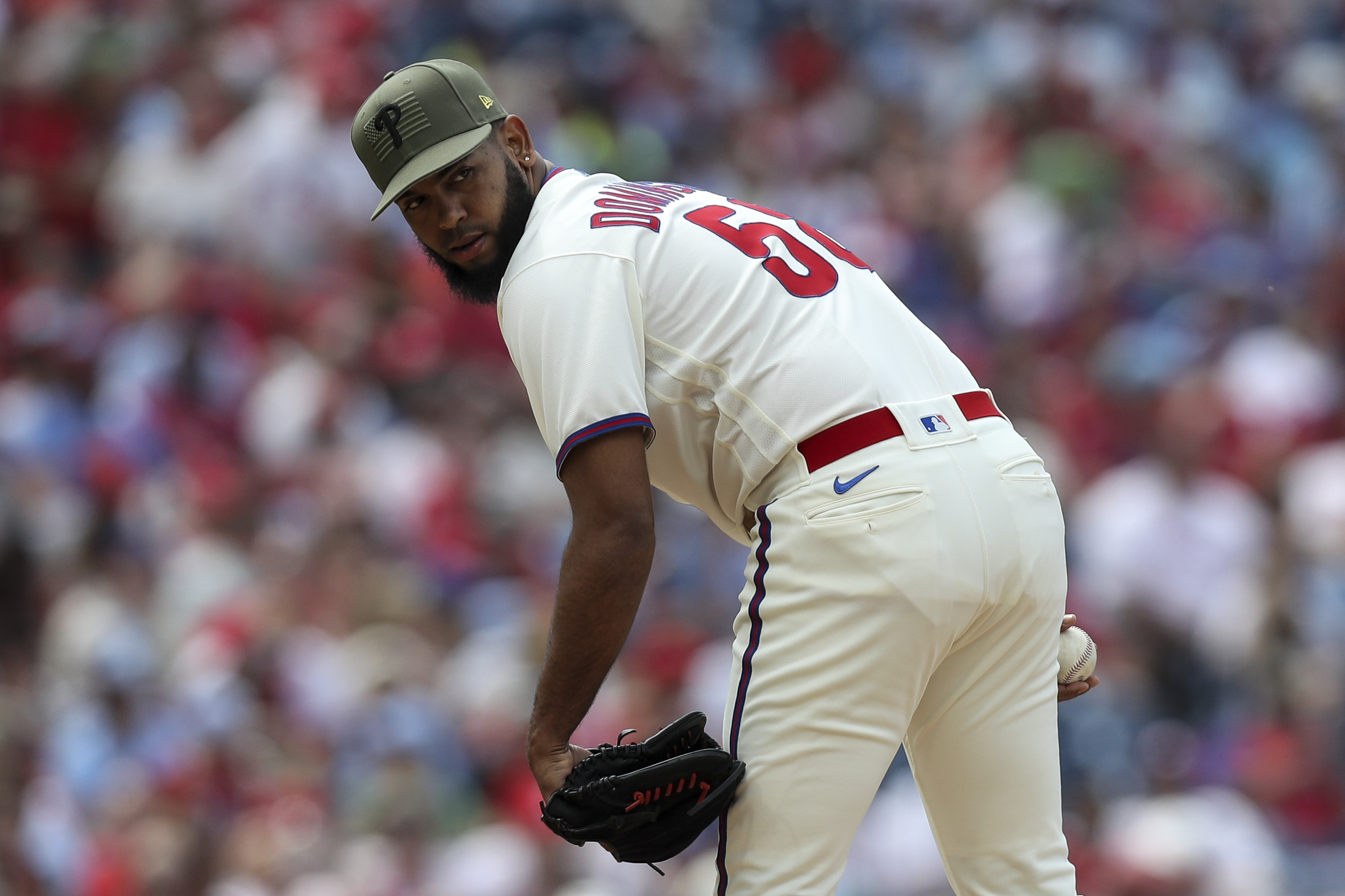 Does Phillies closer Seranthony Dominguez have a new injury