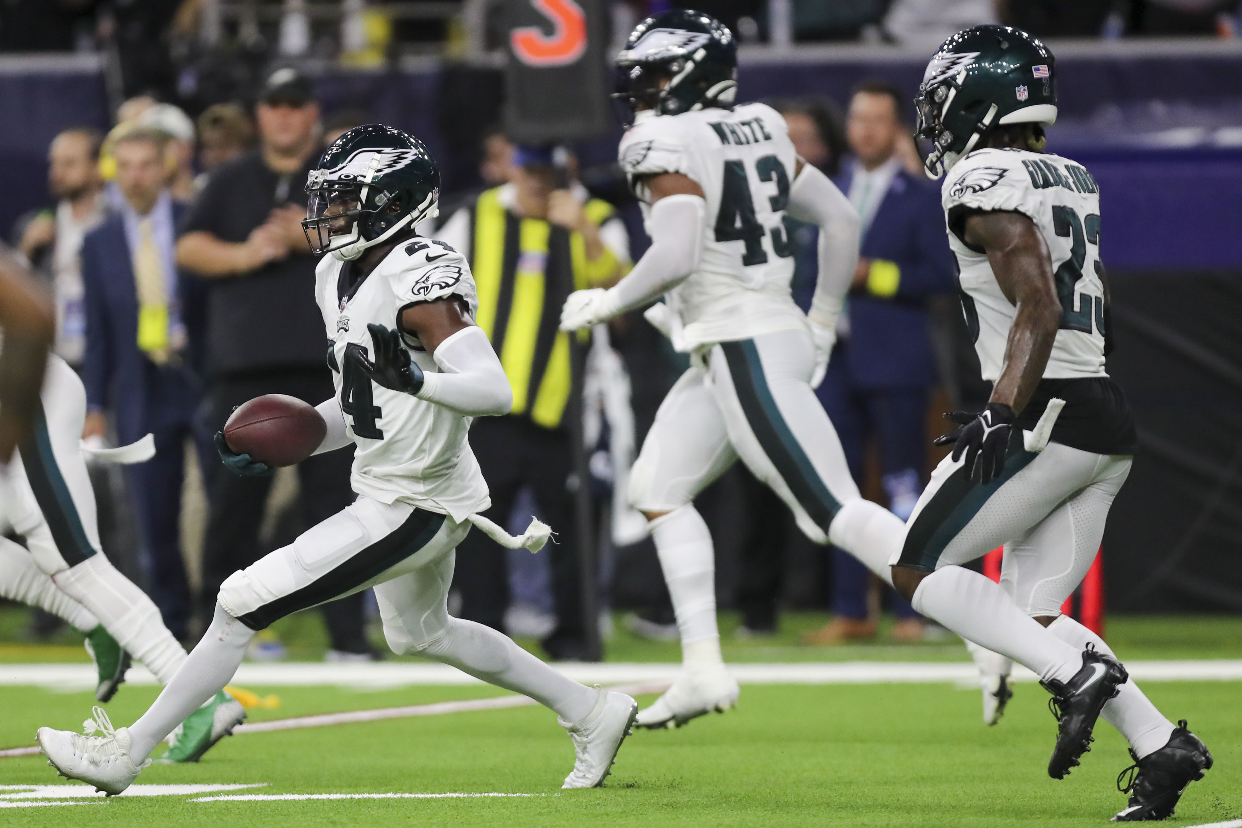 Eagles cornerback James Bradberry prepares to face the Giants team