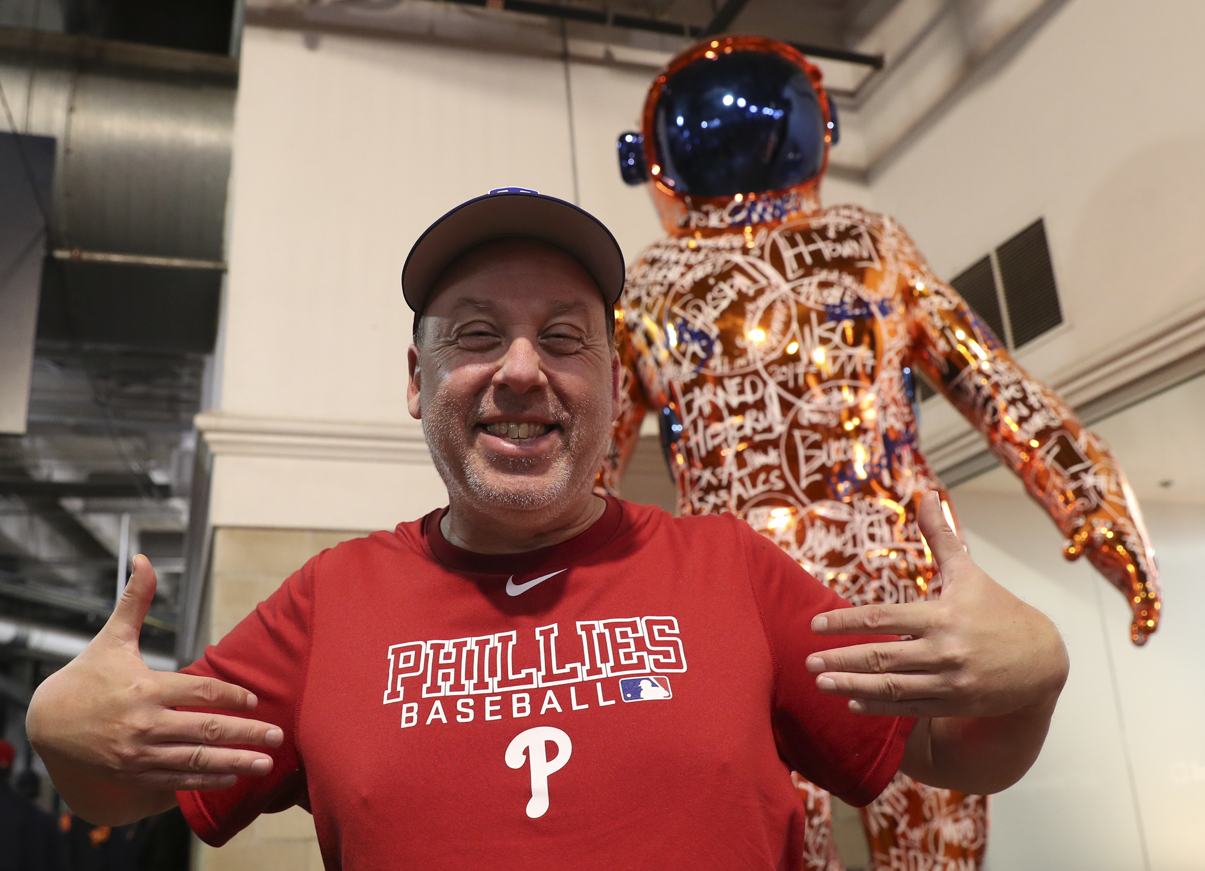 Lifelong fan fulfills his dream of seeing the Phillies in the