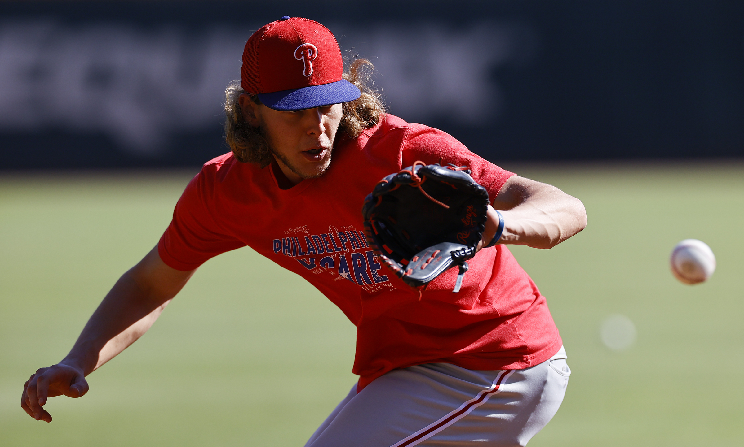 Ranger Suárez delivers a promising first start, Phillies rally