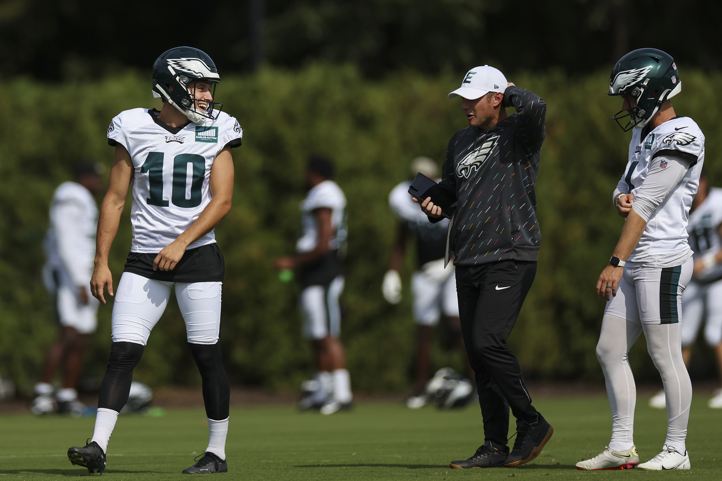 Eagles make 1st practice squad elevations of the season