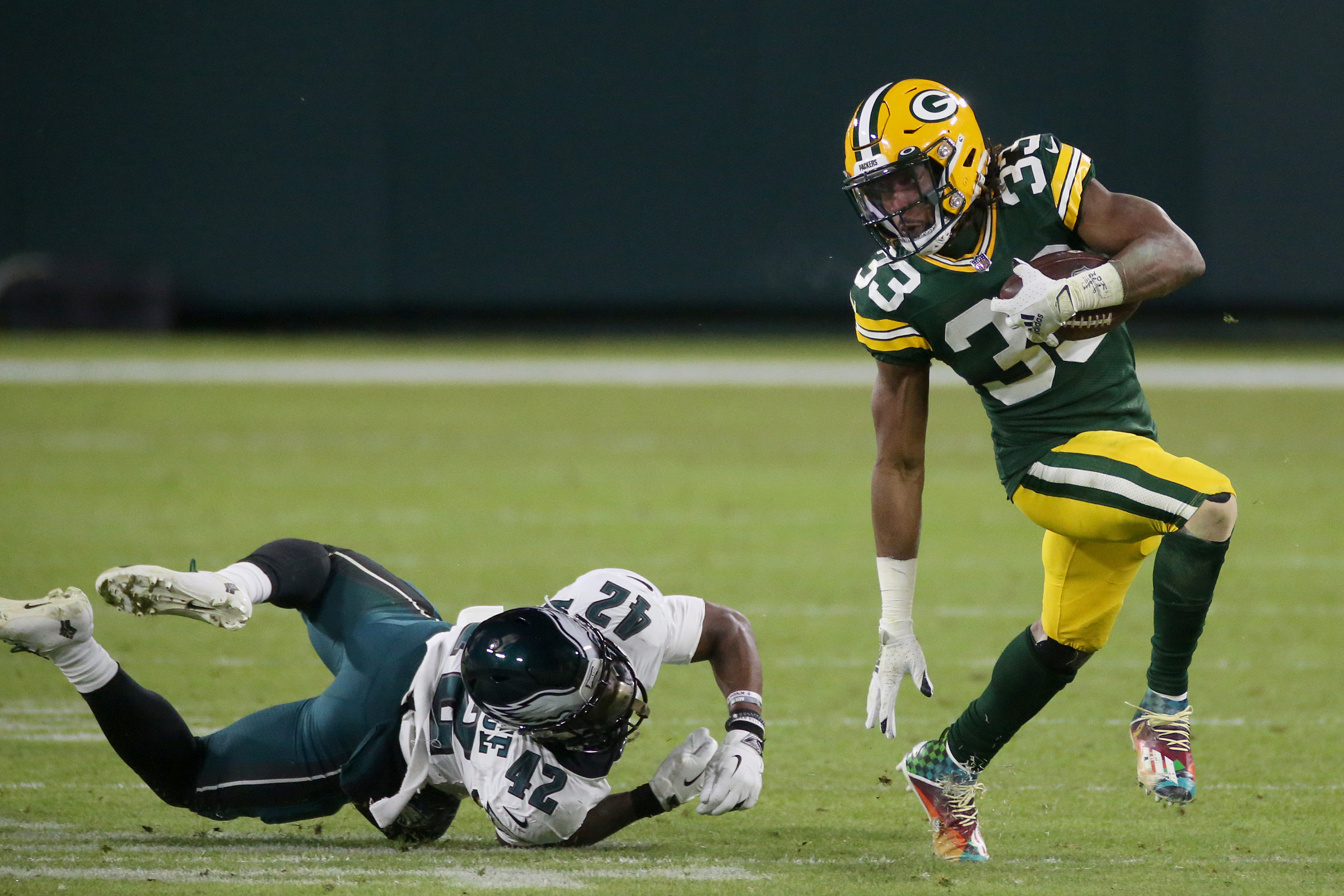 Eagles show signs of life with Hurts, but fall 30-16 to Packers - WHYY