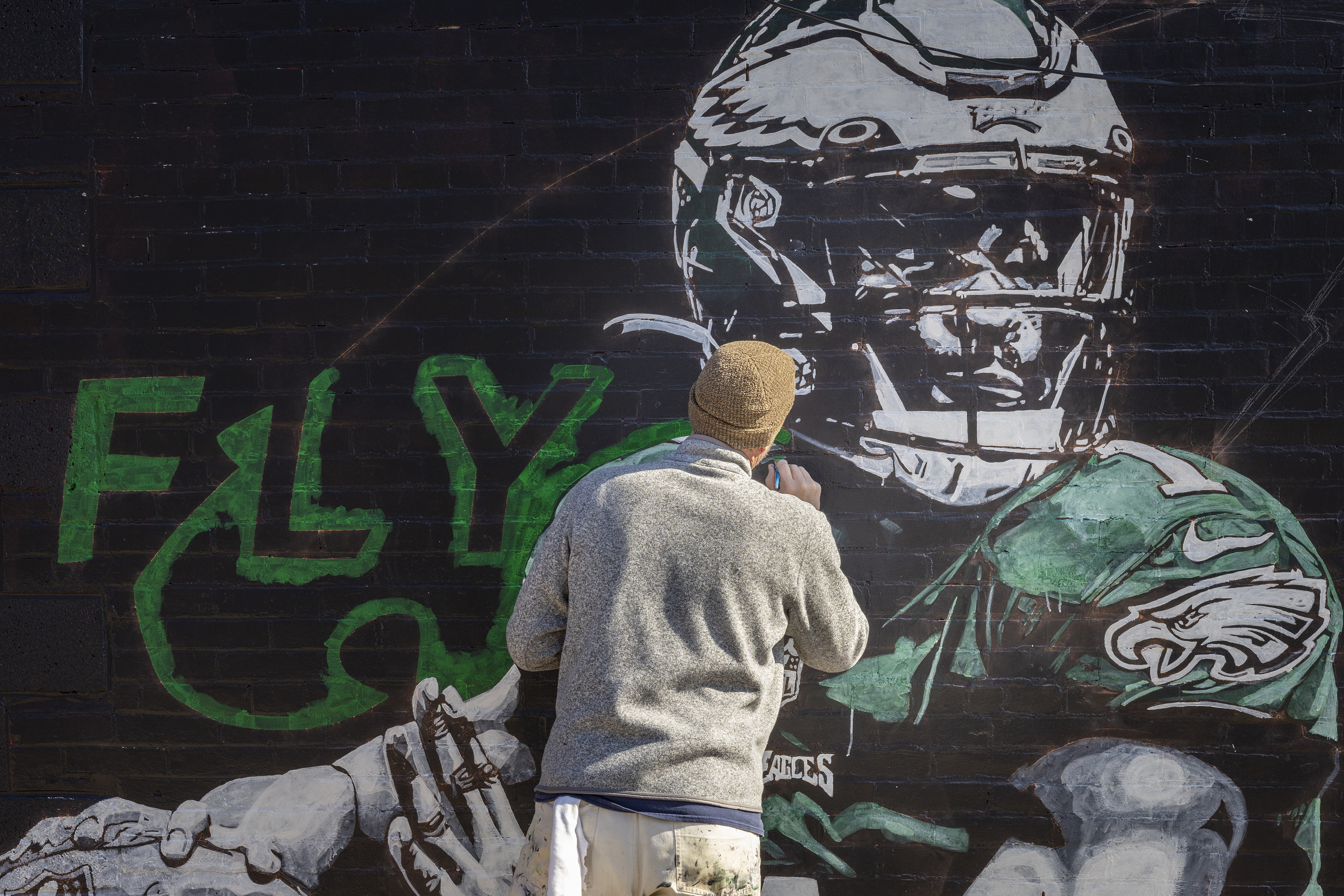 Mural of the story: In clutch situation, Eagles overpower Brady - WHYY