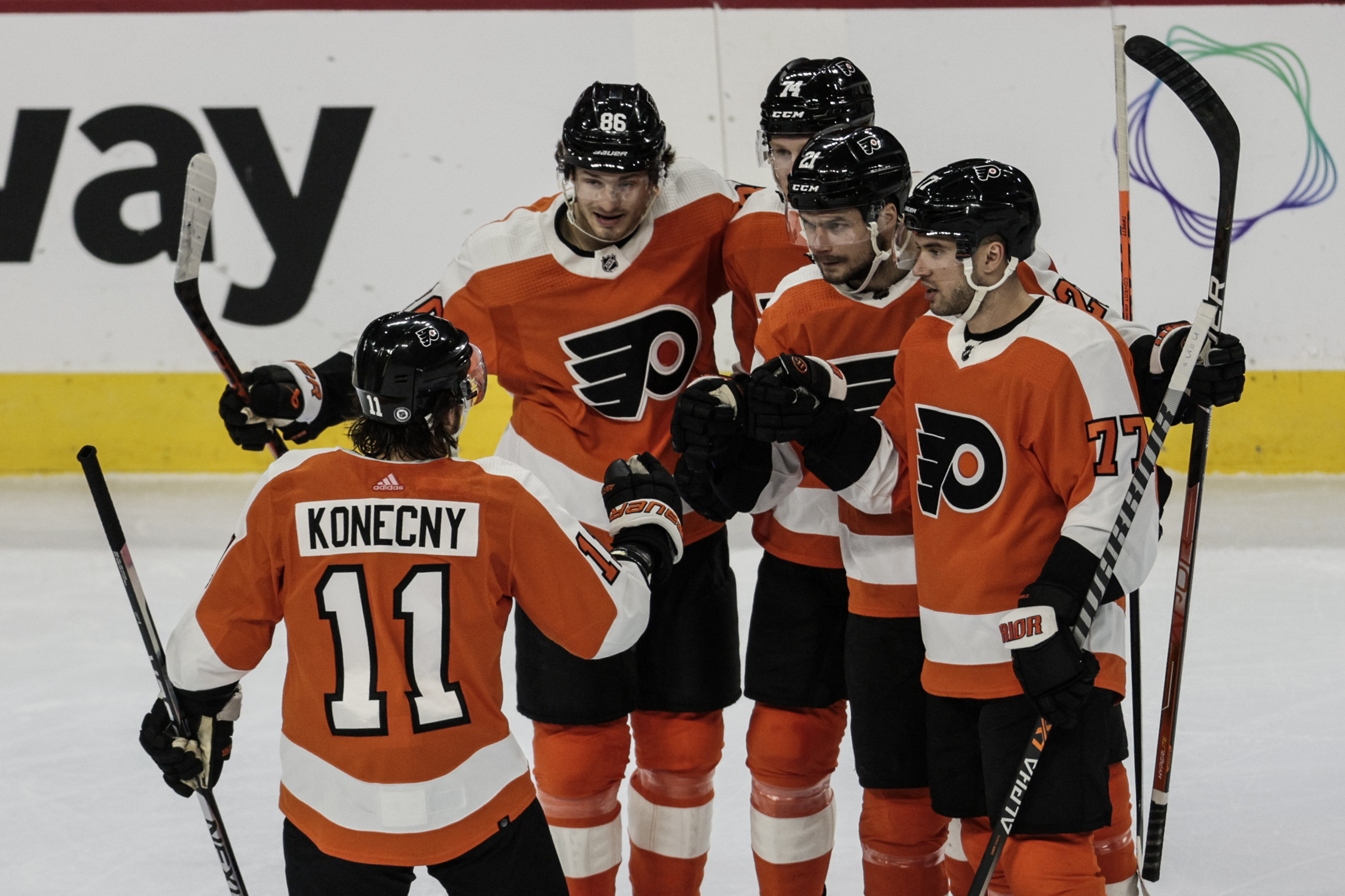 Konecny records hat trick, leads Flyers past Penguins 5-2