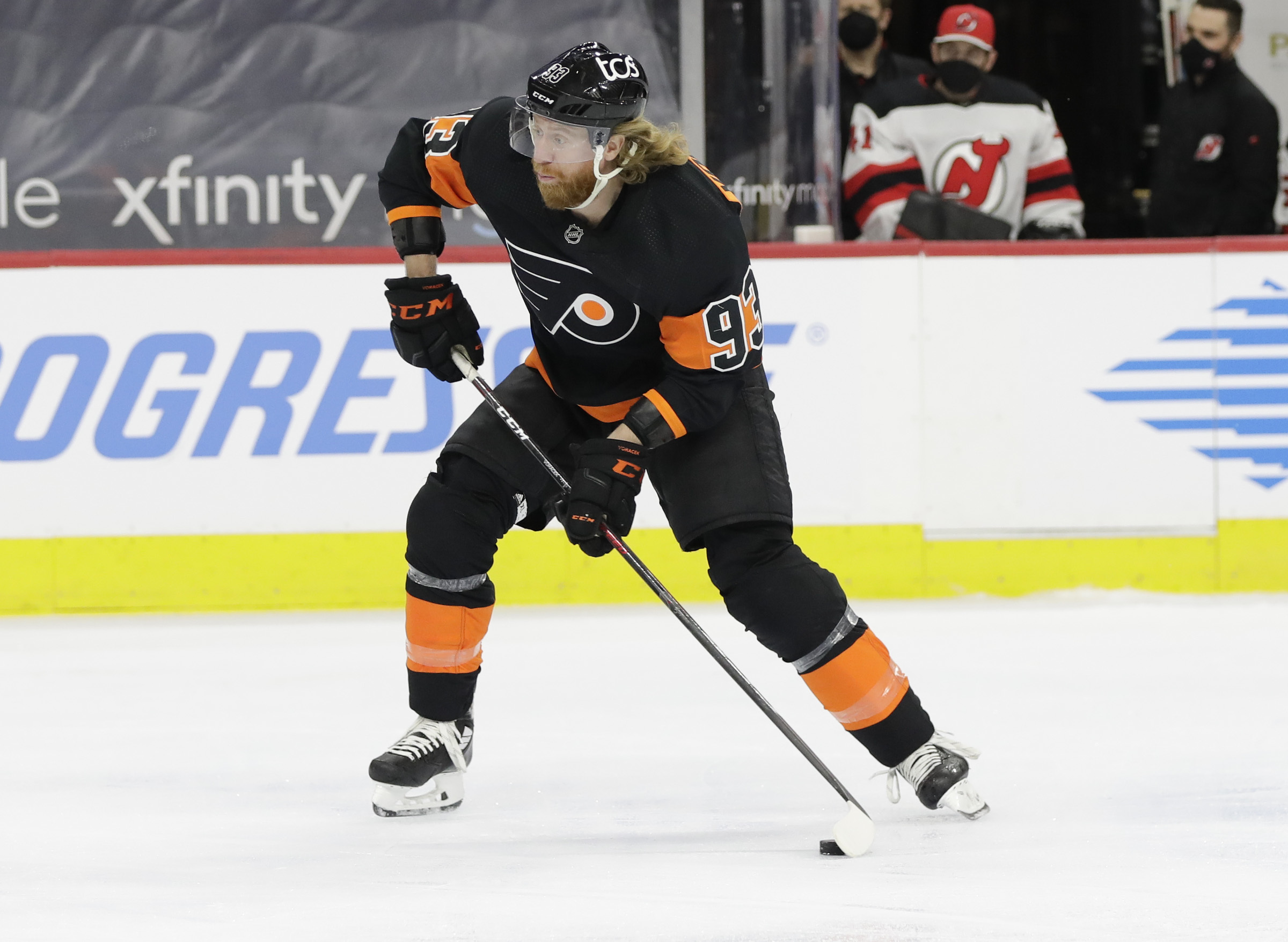 Jake Voracek's long stand-up act for Flyers ends in swap for