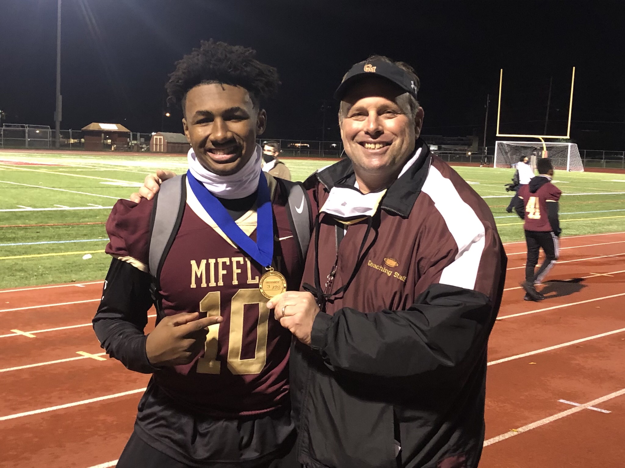 Former Gov. Mifflin football star Nick Singleton returns home to give back  again