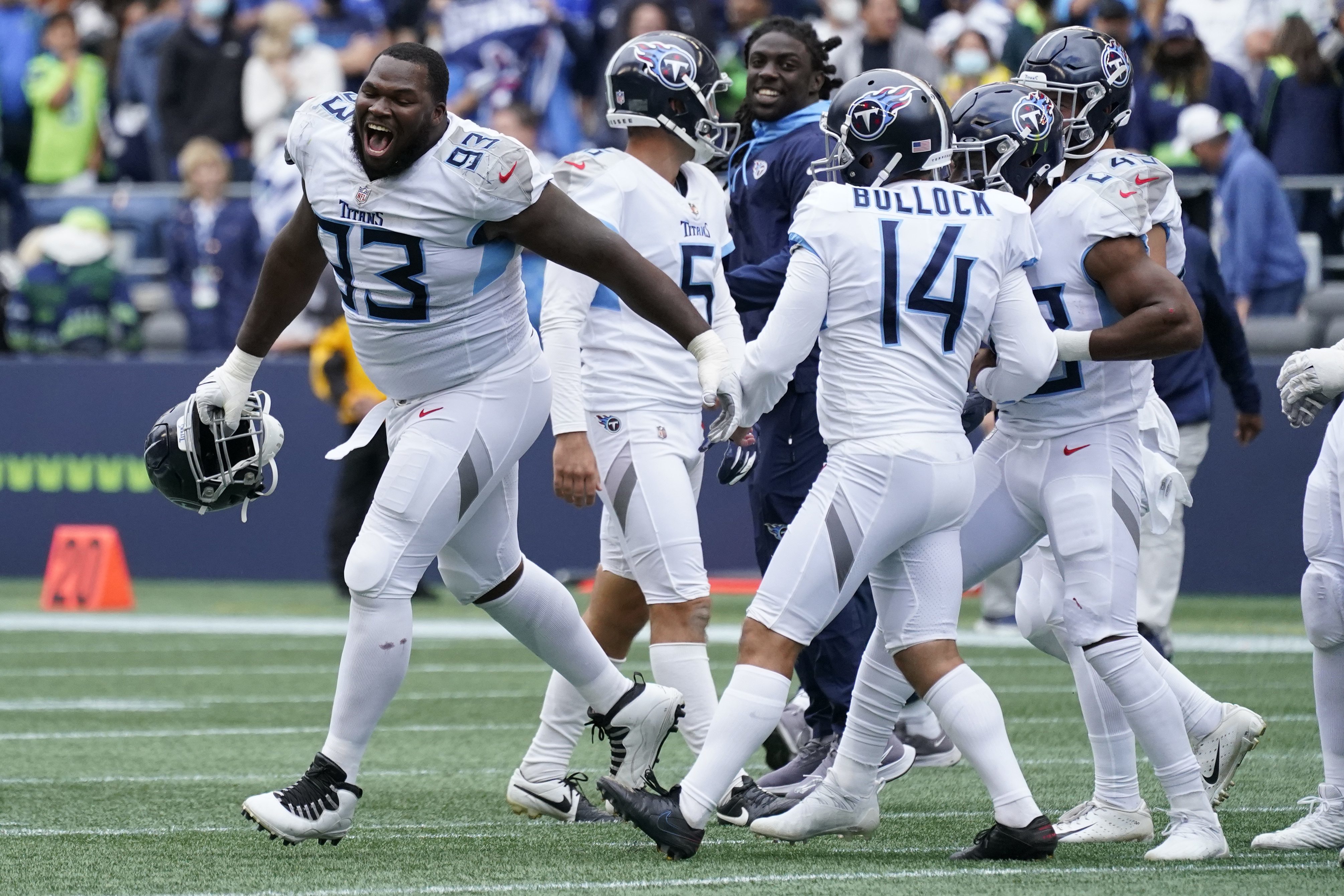 Tennessee Titans nose tackle Teair Tart (93) on the sideline