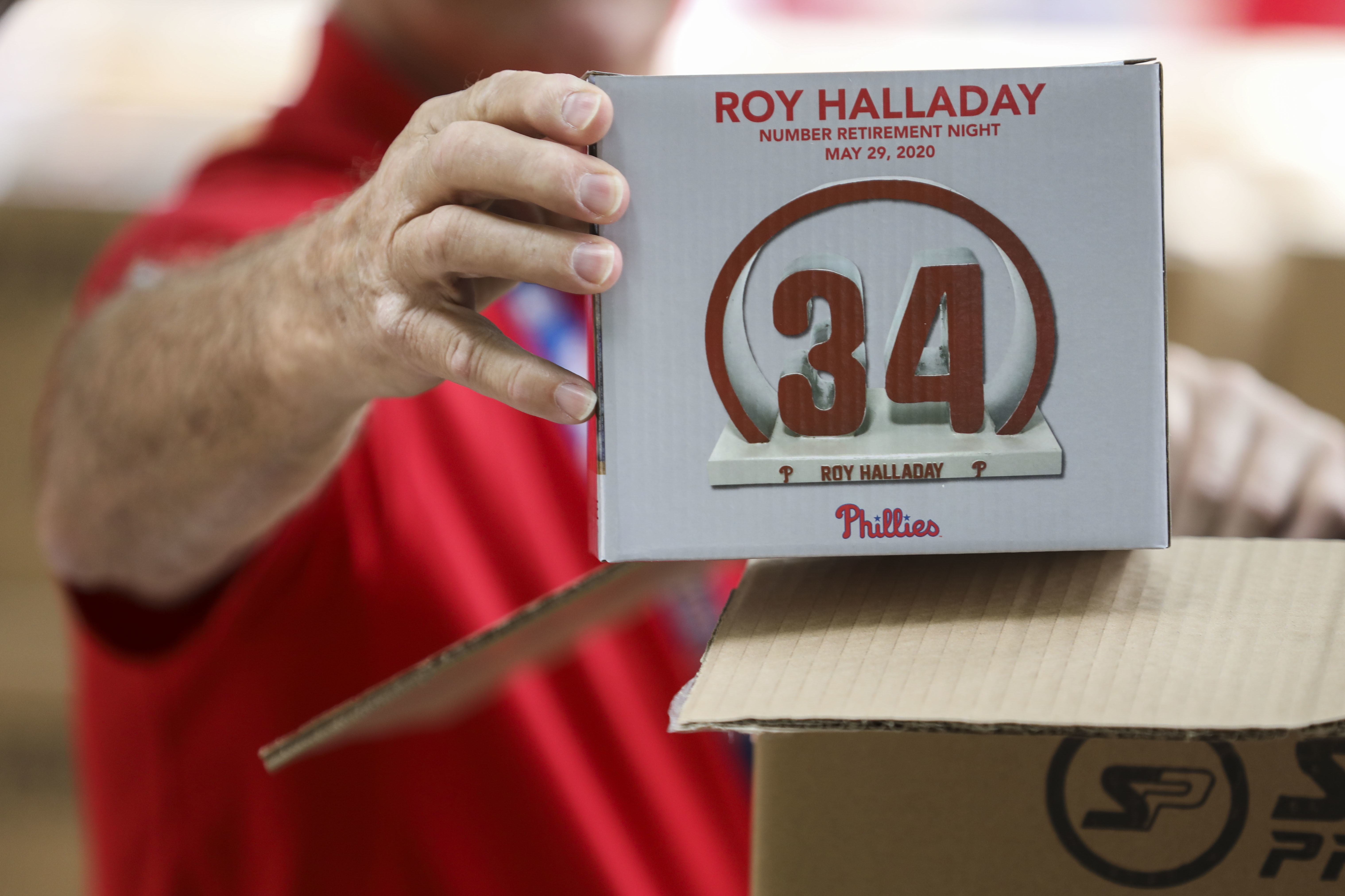 Philadelphia Phillies to retire Roy Halladay's No. 34 in May ceremony 