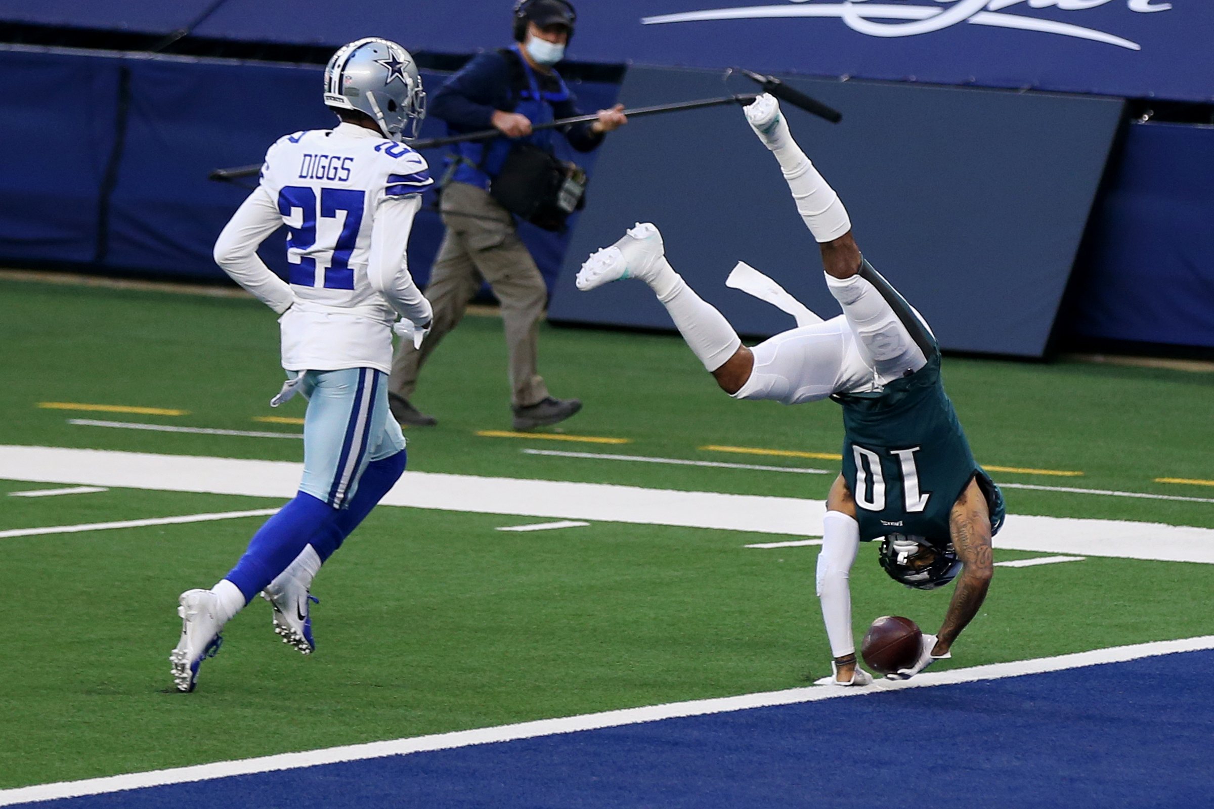 Eagles-Cowboys final score: Philadelphia officially eliminated from playoff  picture with loss to Dallas, 37-17 - Bleeding Green Nation