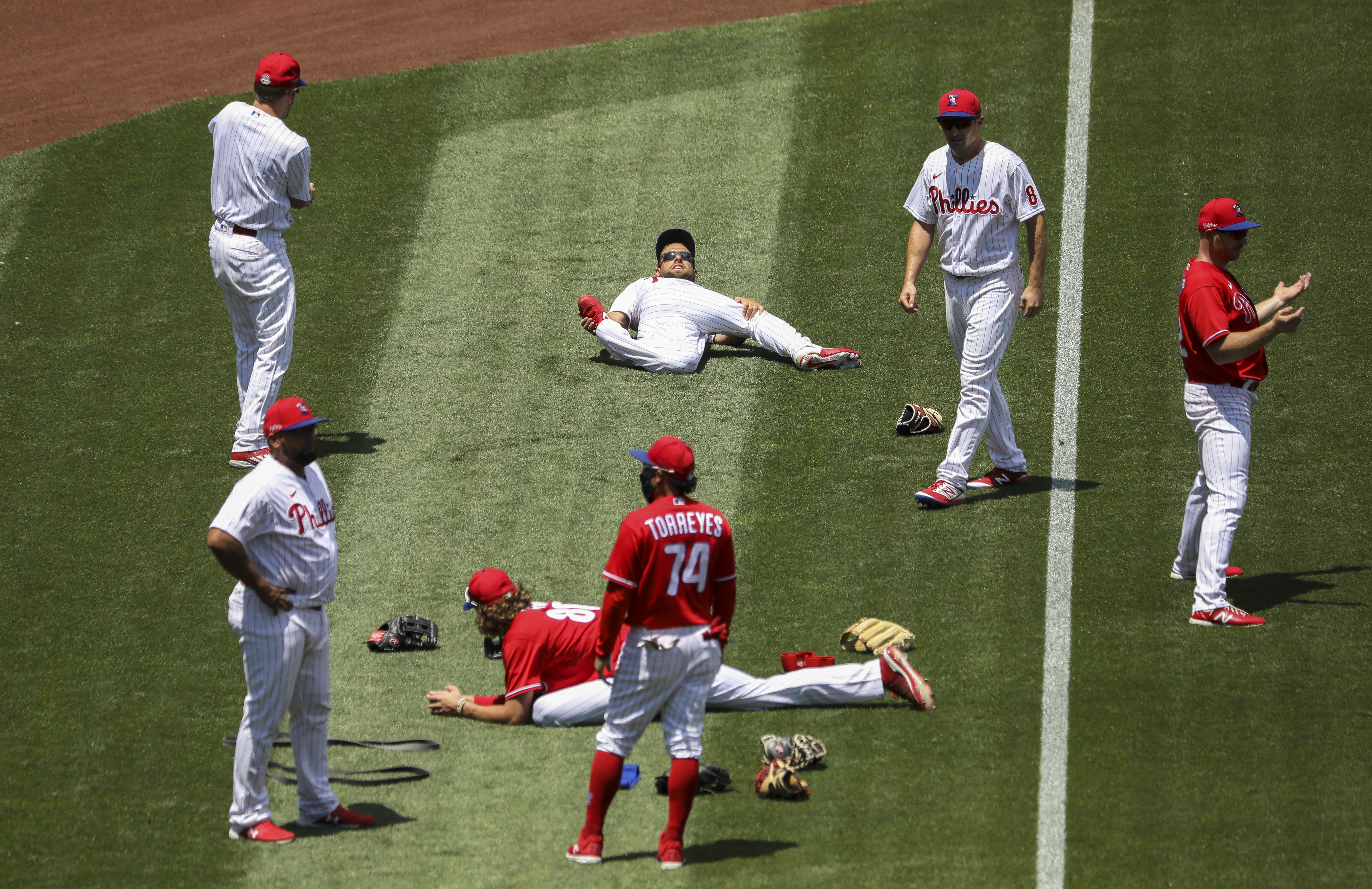 Phillies' Scott Kingery finally in camp after chilling battle with