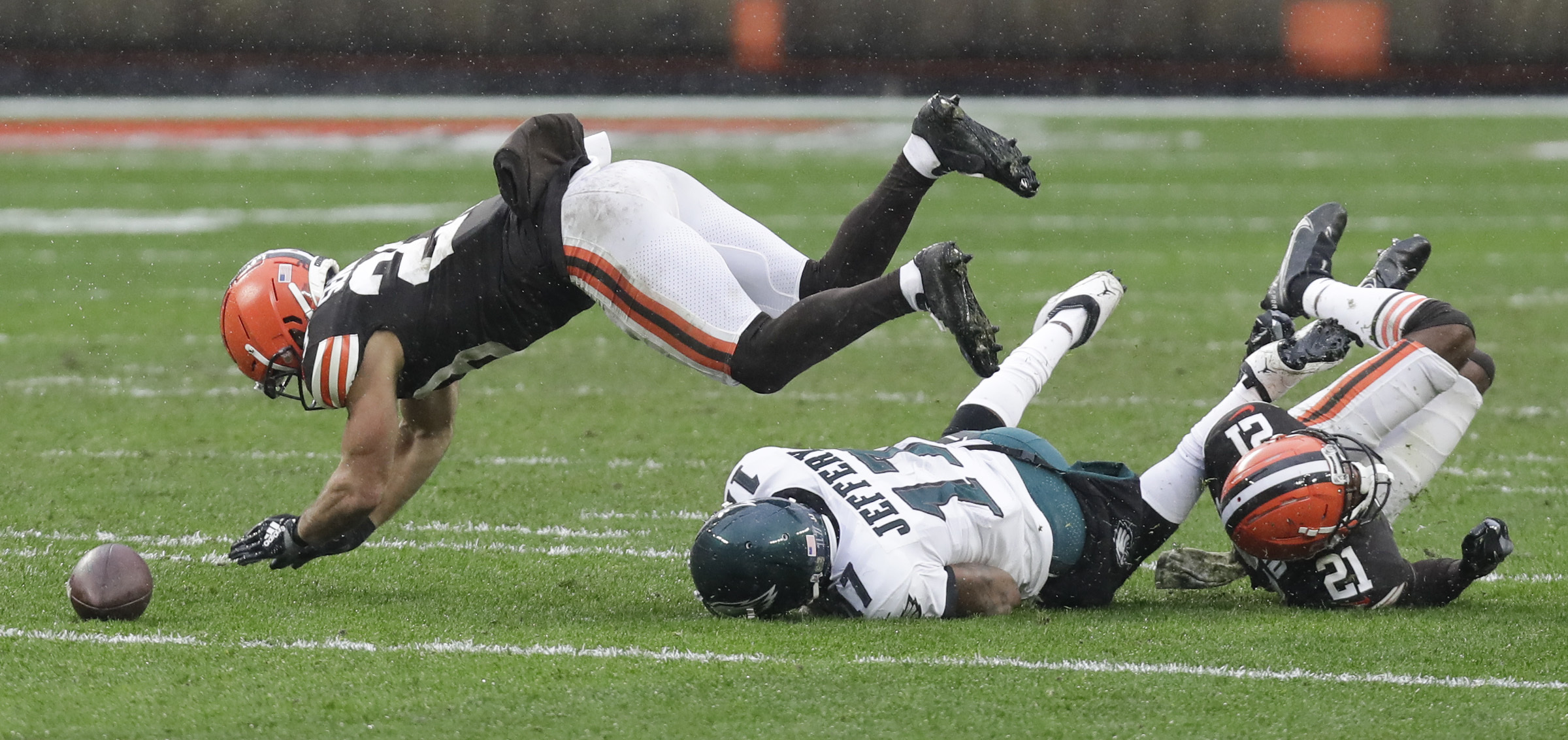 Misplayed punt in Philadelphia Eagles' loss to Cleveland Browns