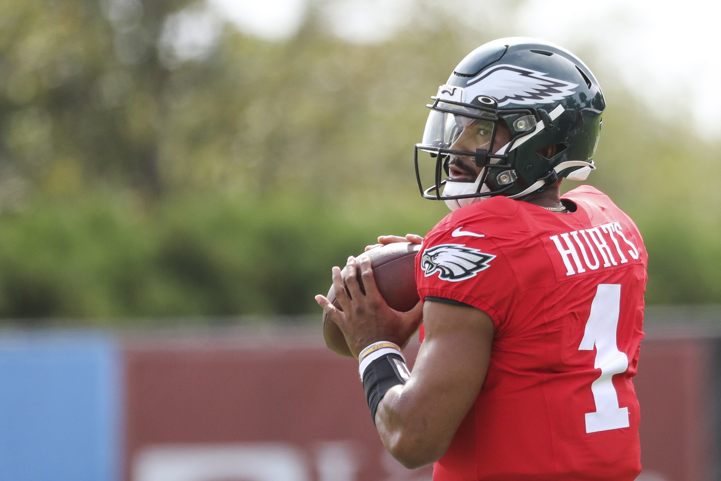 Jalen Hurts watch: Eagles offense keeps it moving in third practice