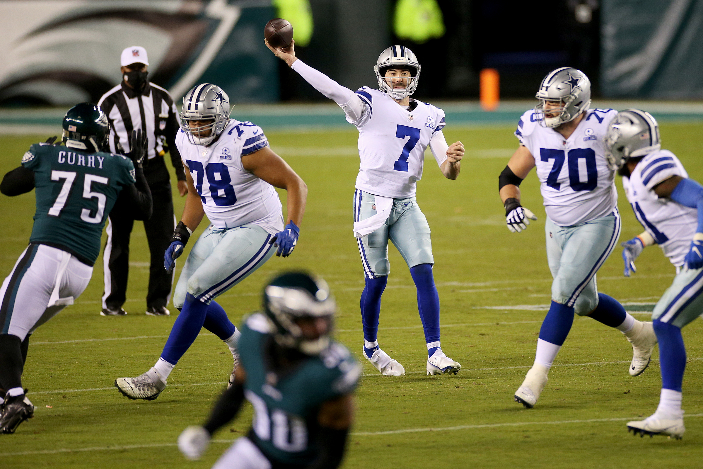 Philadelphia, PA, USA. 01st Nov, 2020. Dallas Cowboys cornerback Trevon  Diggs (27) picks off a pass from Carson Wentz (11)during the NFC matchup  between the Dallas Cowboys and the Philadelphia Eagles at