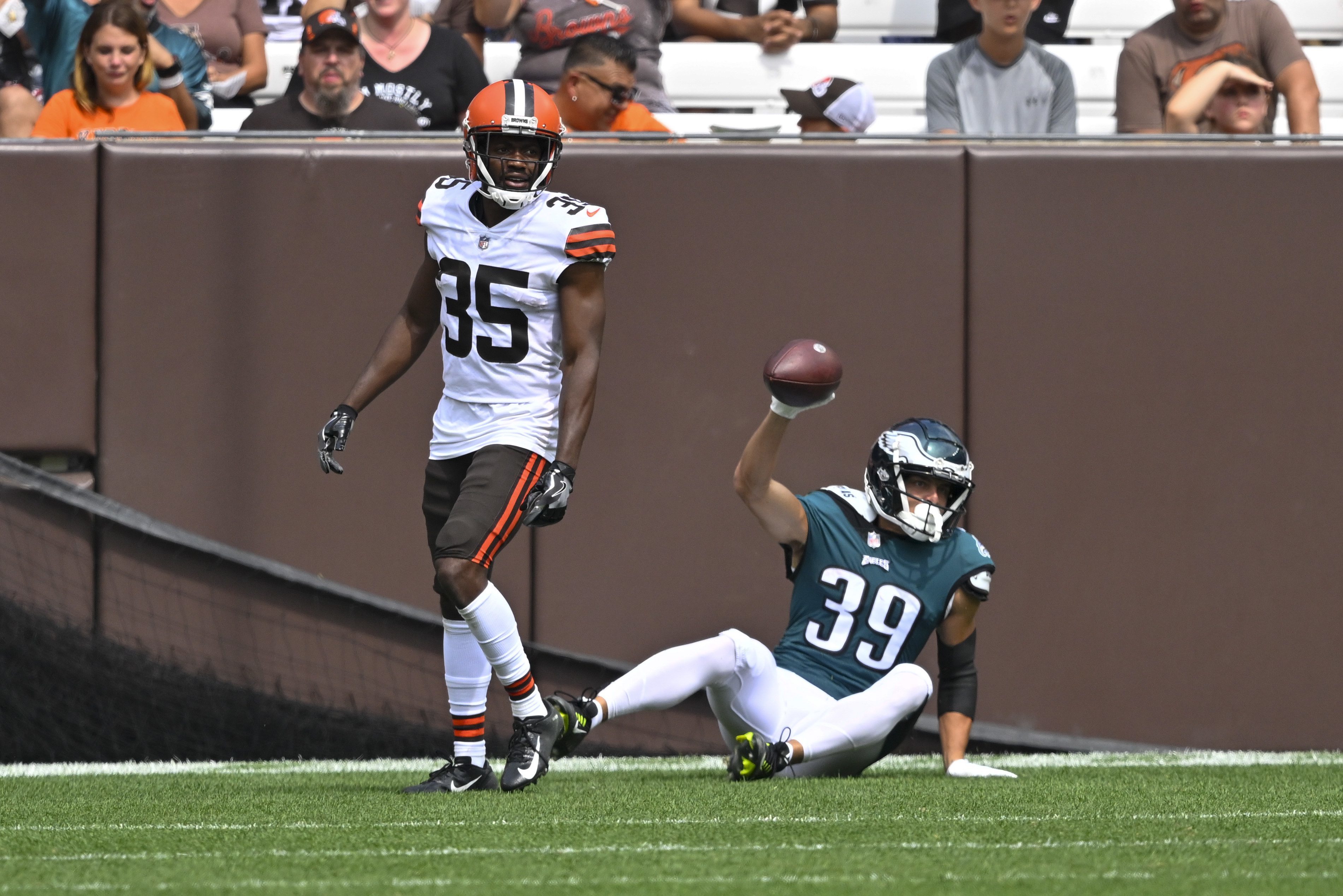 Eagles-Brown preseason game: What we learned about Davion Taylor, Deon  Cain, more