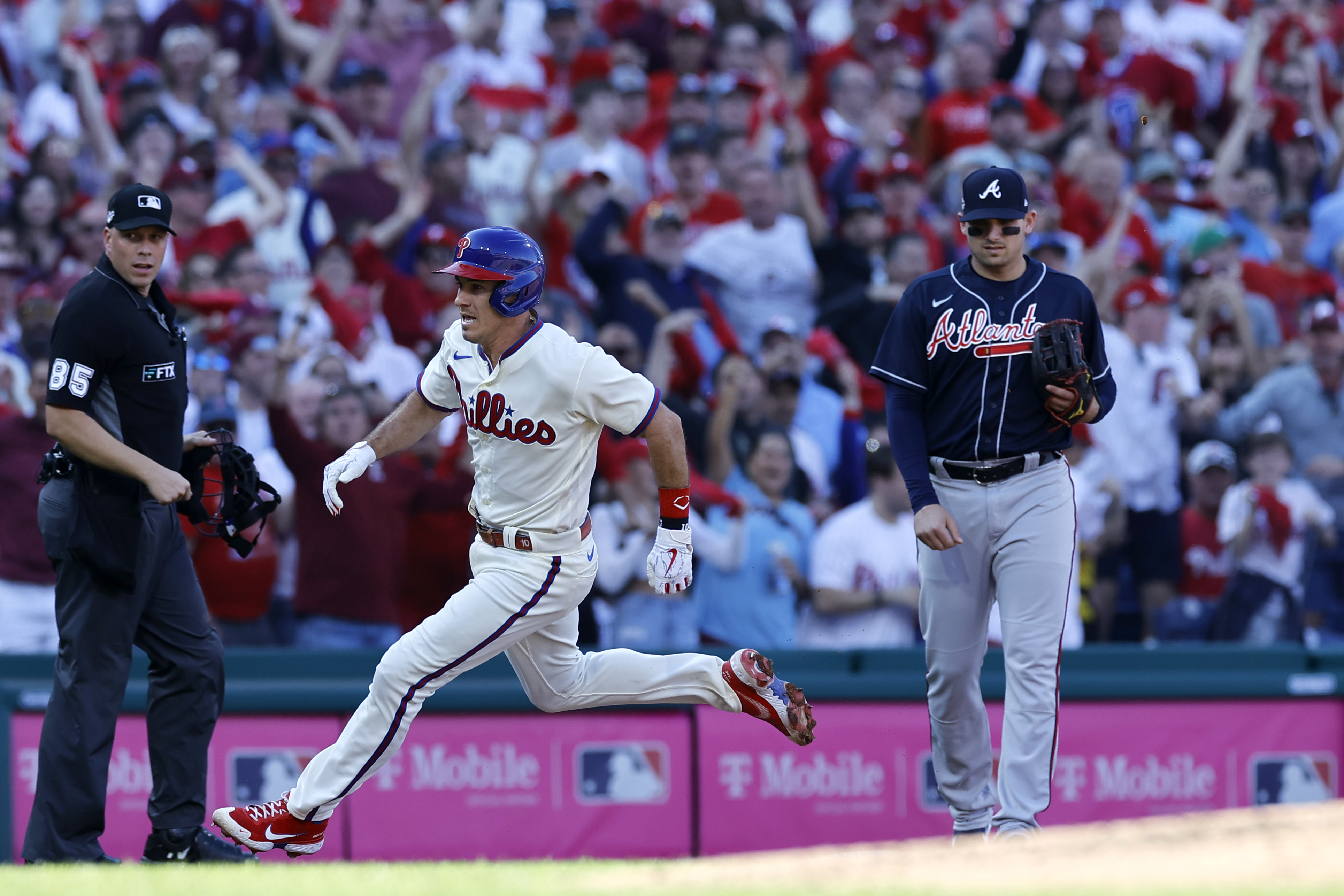J.T. Realmuto helps Phillies reach NLCS with Christ at the center