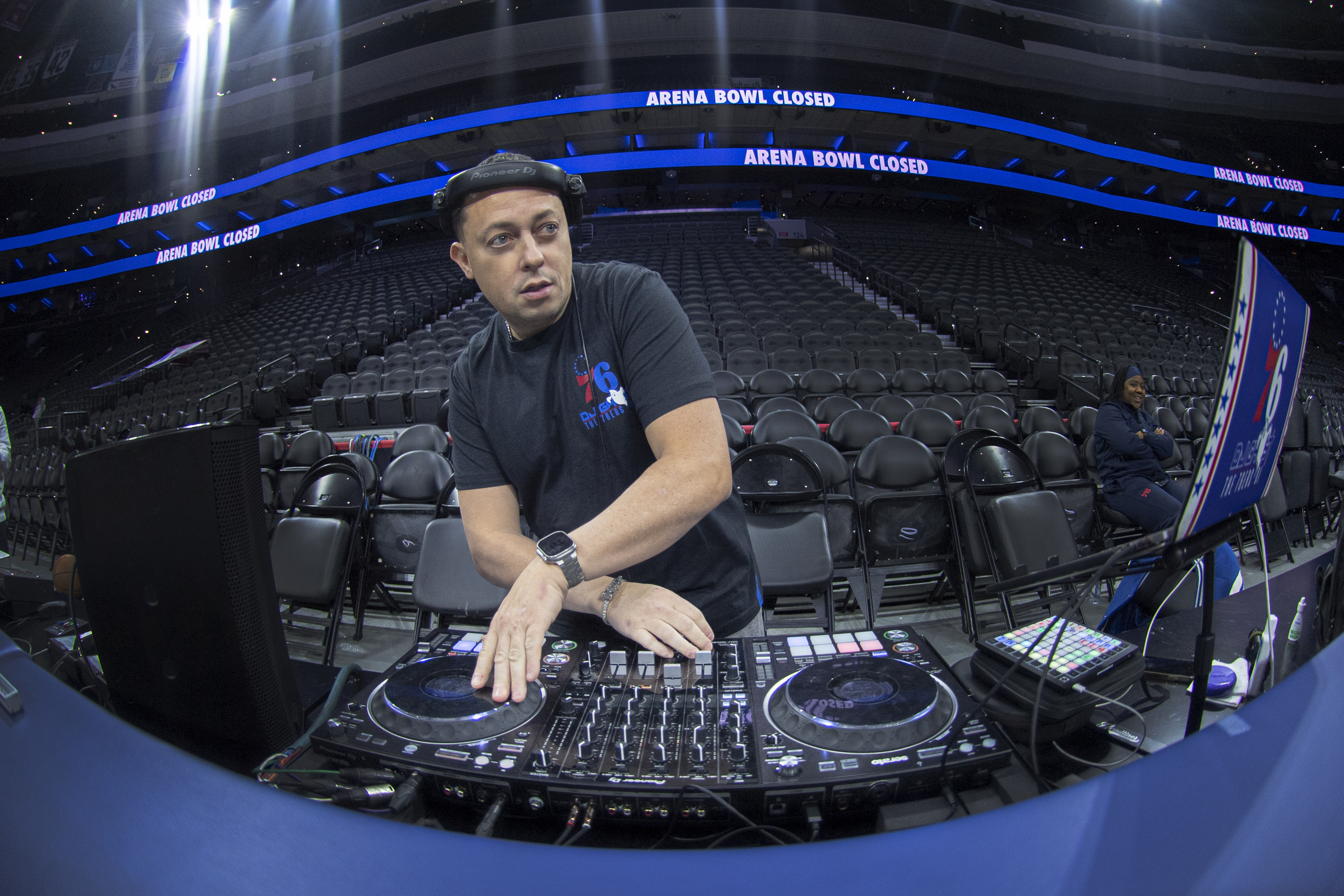 DJ Ghost helps Sixers find rhythm — and navigate the Drake