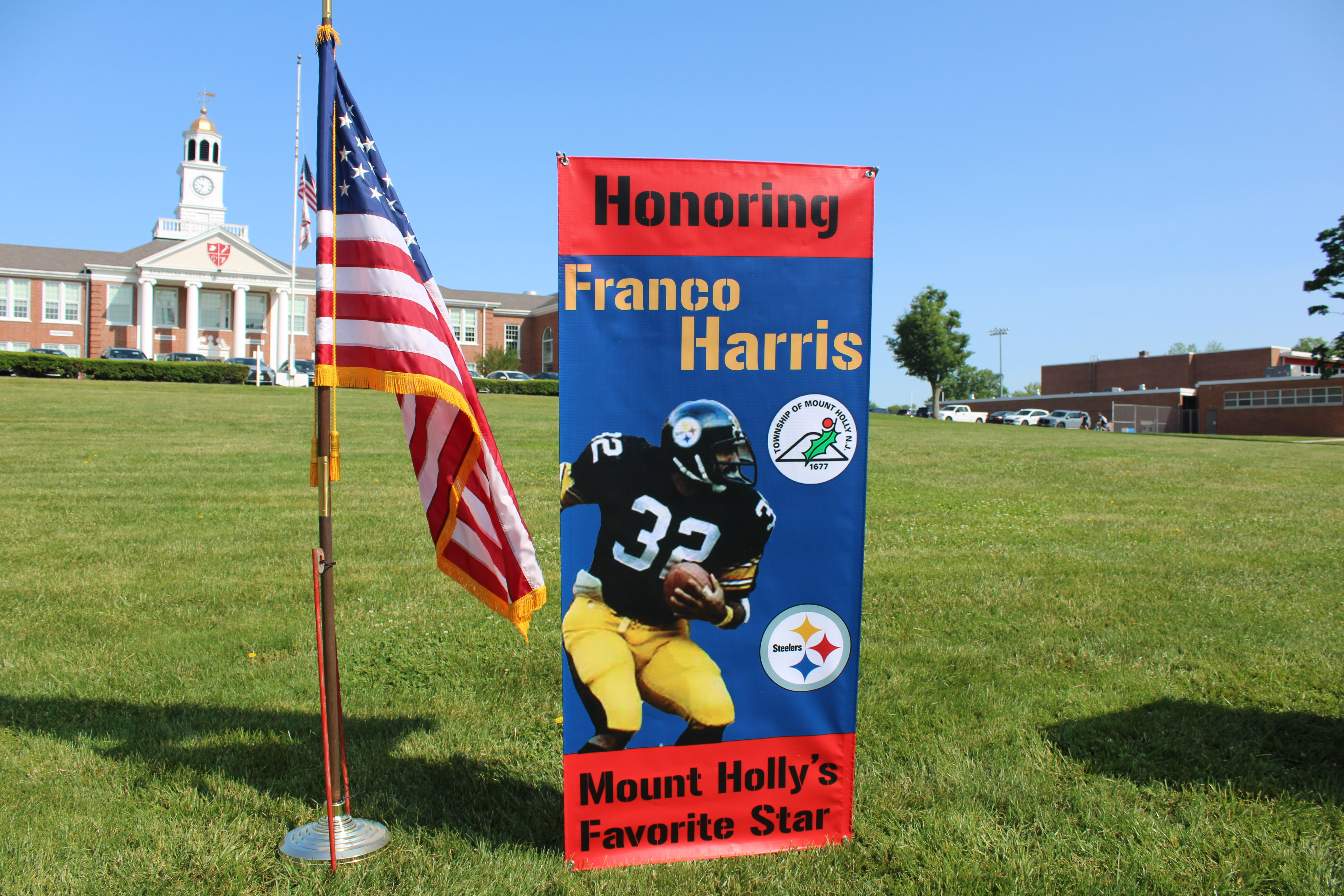 NFL Hall of Famer Franco Harris visits Morgantown school