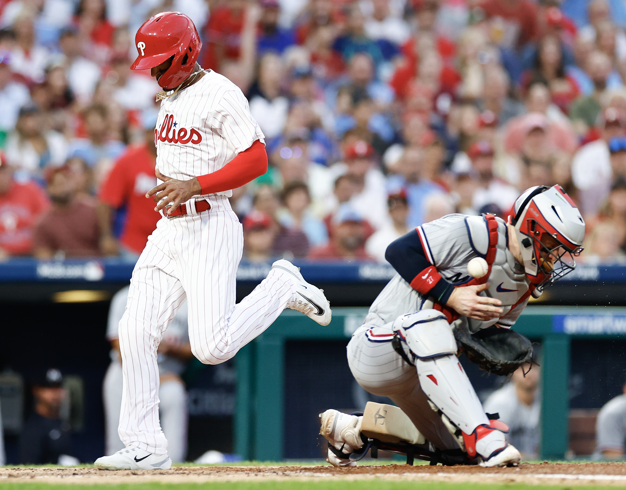 Phillies beat up on Keuchel, Twins in 13-2 rout – Twin Cities