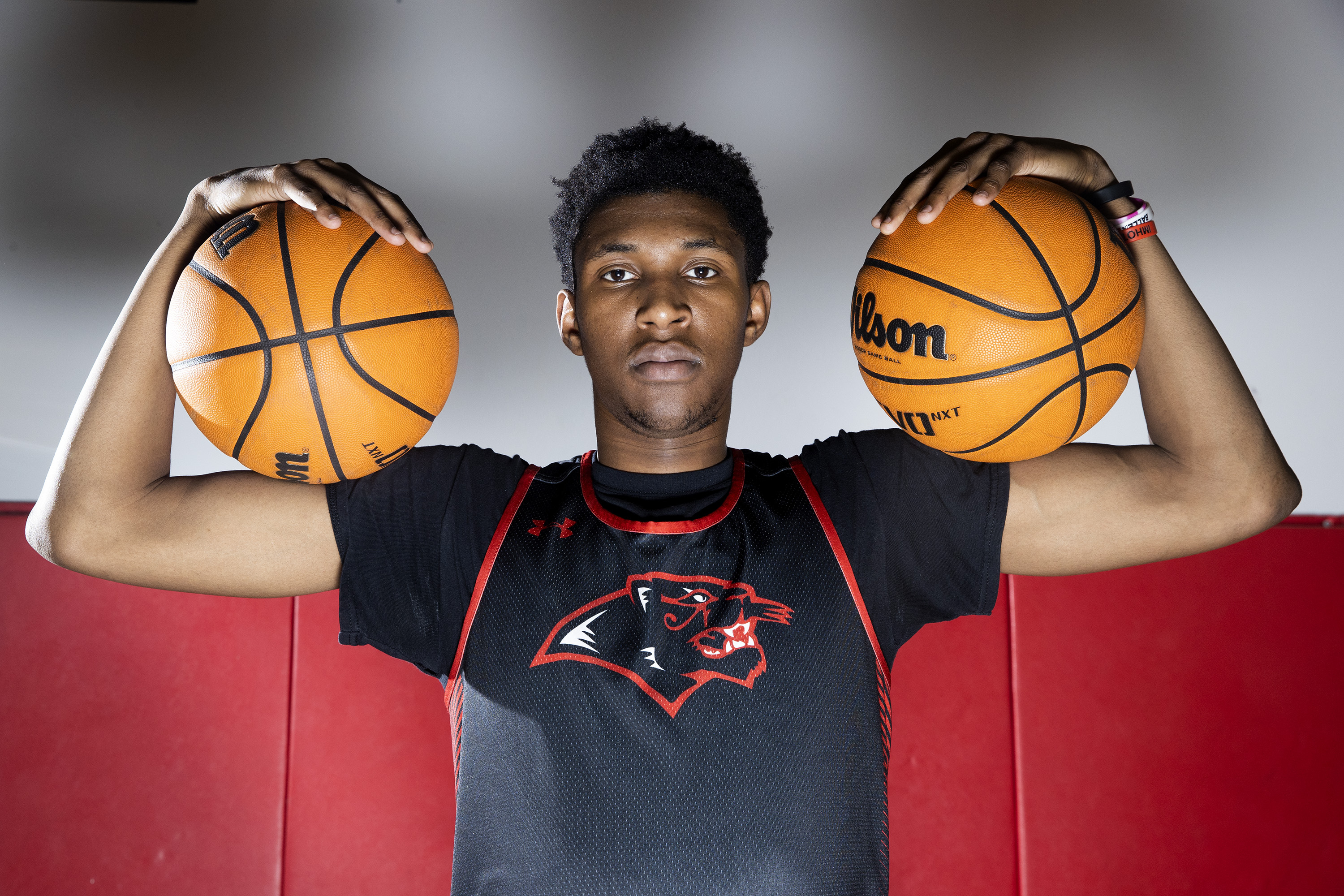 Imhotep's Justin Edwards in the new No. 1 high school basketball