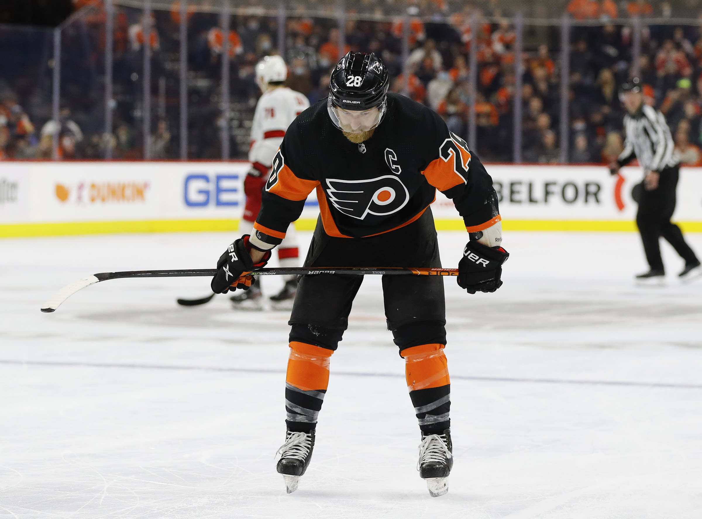 Claude Giroux is out of quarantine and back at Flyers practice