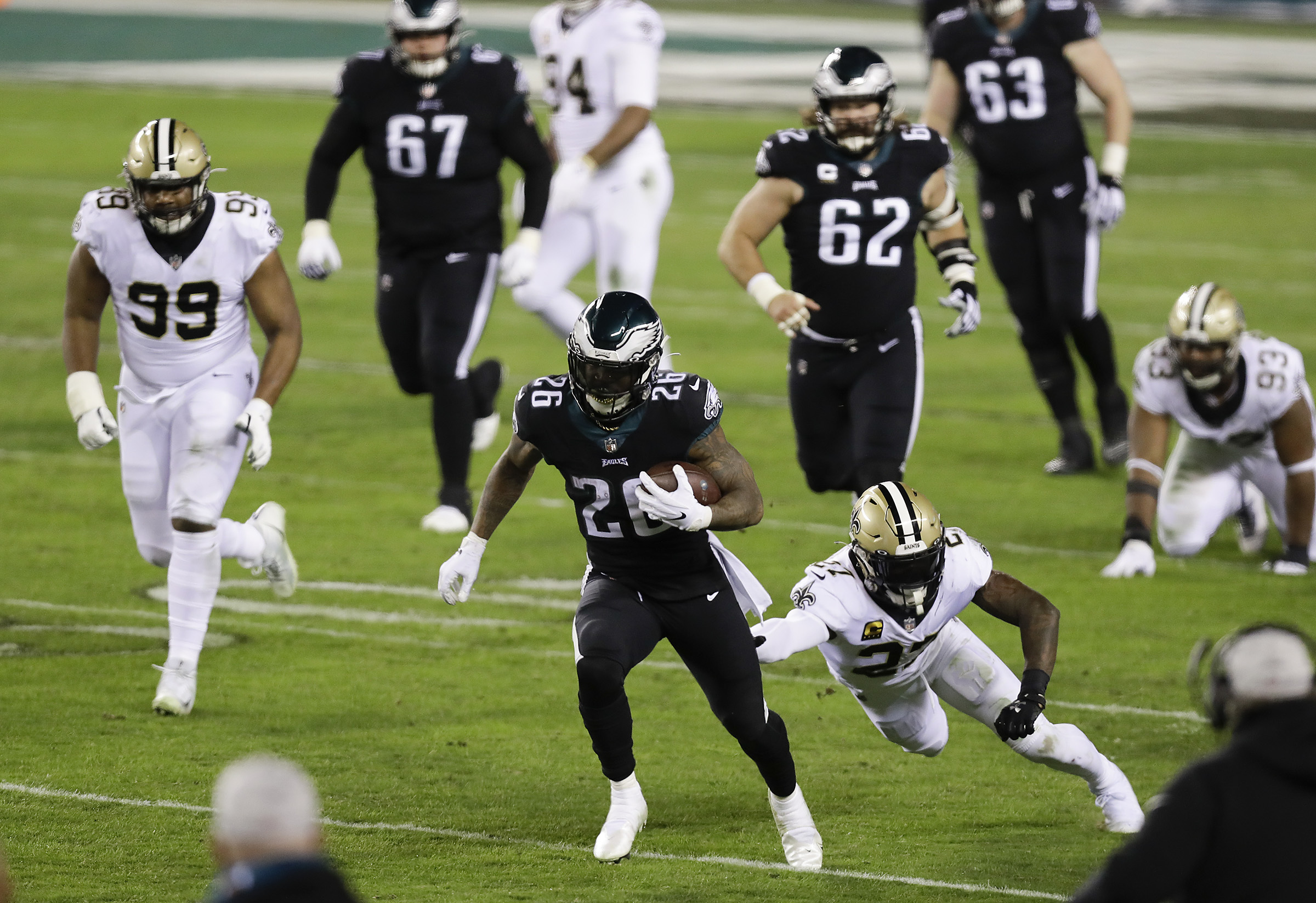 Philadelphia Eagles beat New Orleans Saints with potent rushing