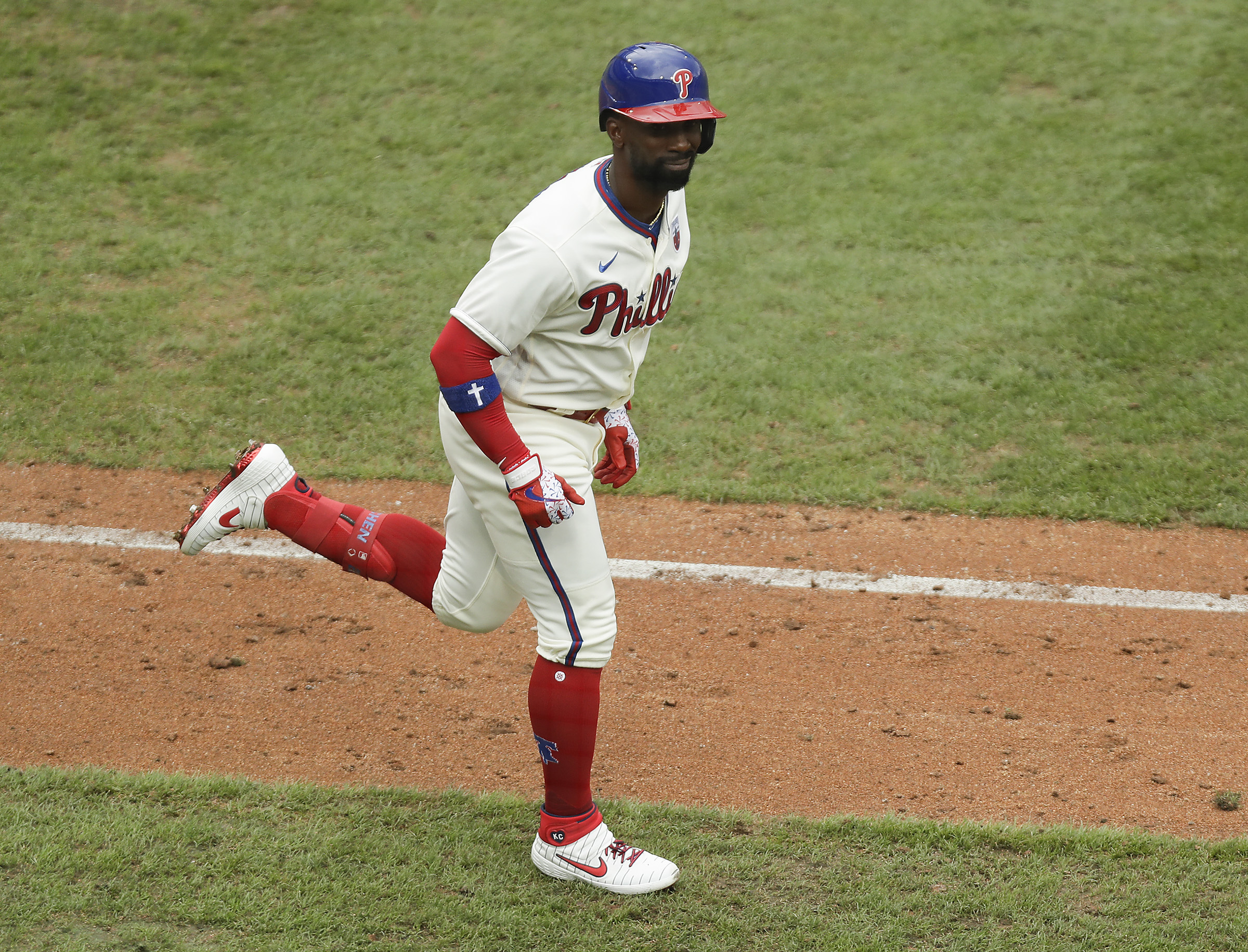 Phillies center fielder Andrew McCutchen out for season with torn ACL - The  Boston Globe