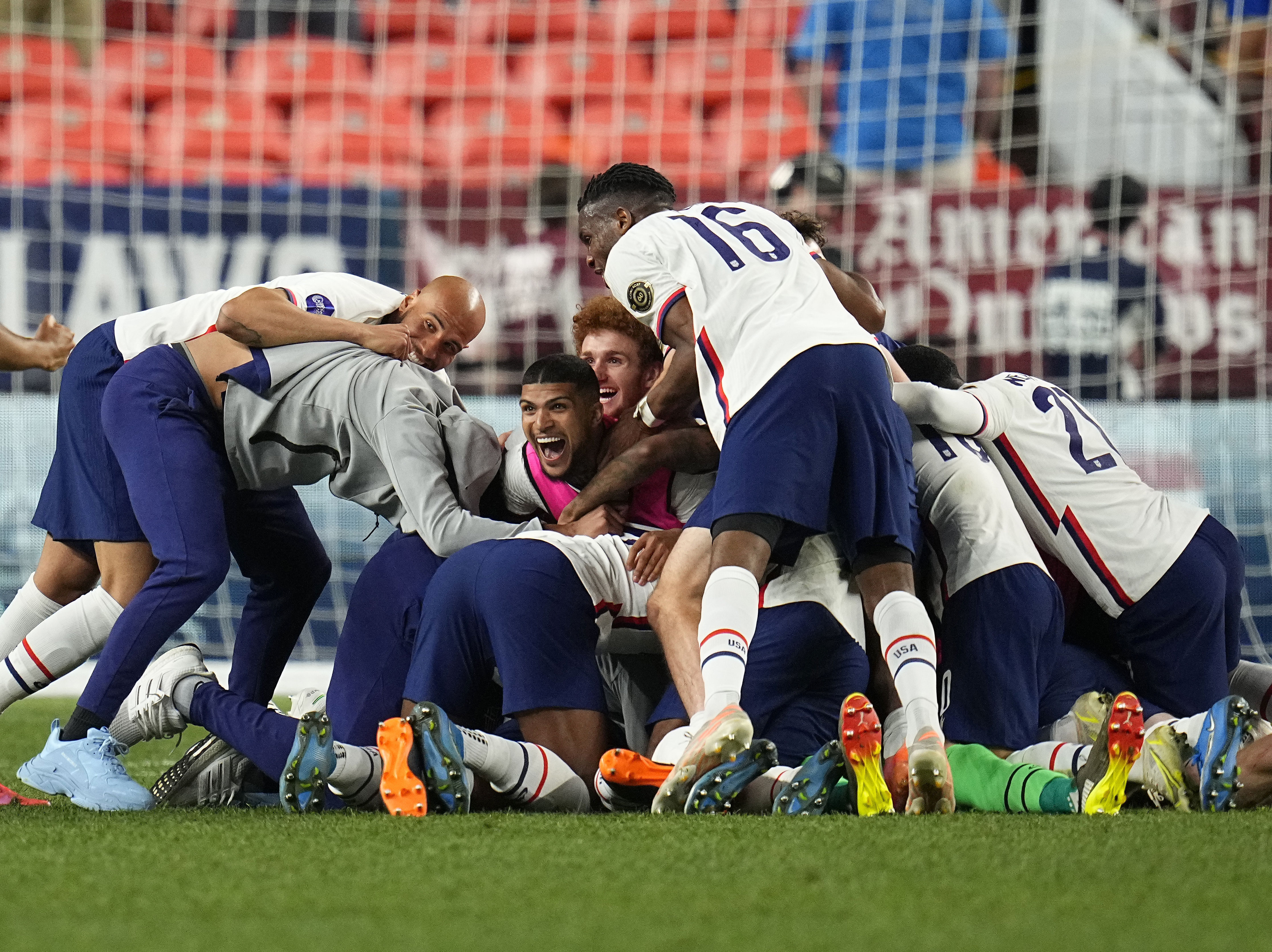 The USMNT felt Mexico's disrespect. Christian Pulisic, with a win