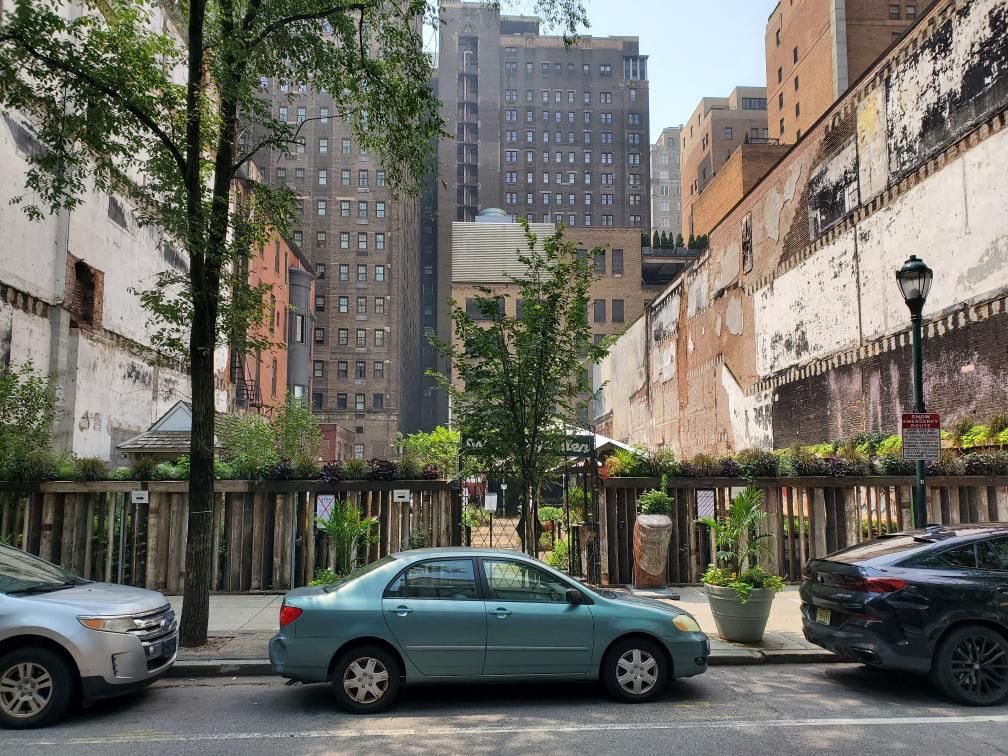 New Beer Garden Sprouting Up on Washington Avenue, Promising a